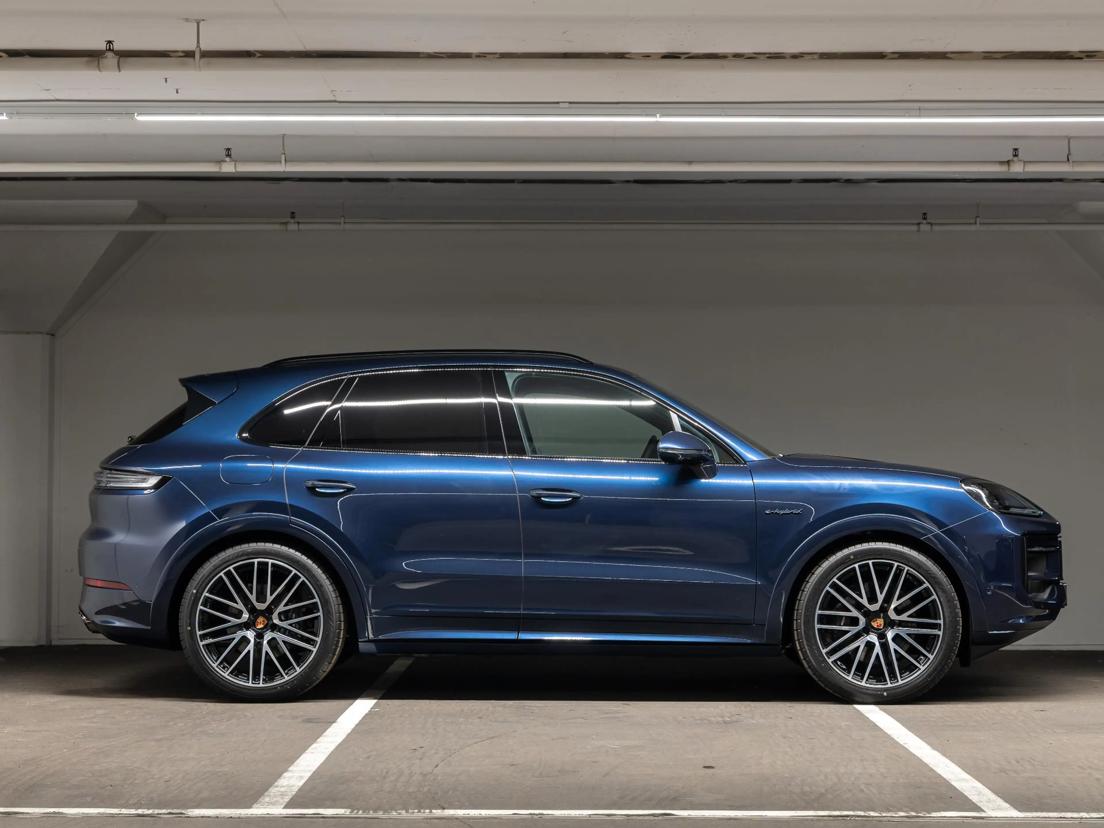 Porsche Cayenne 3.0 E-Hybrid Black Edition — photo 6