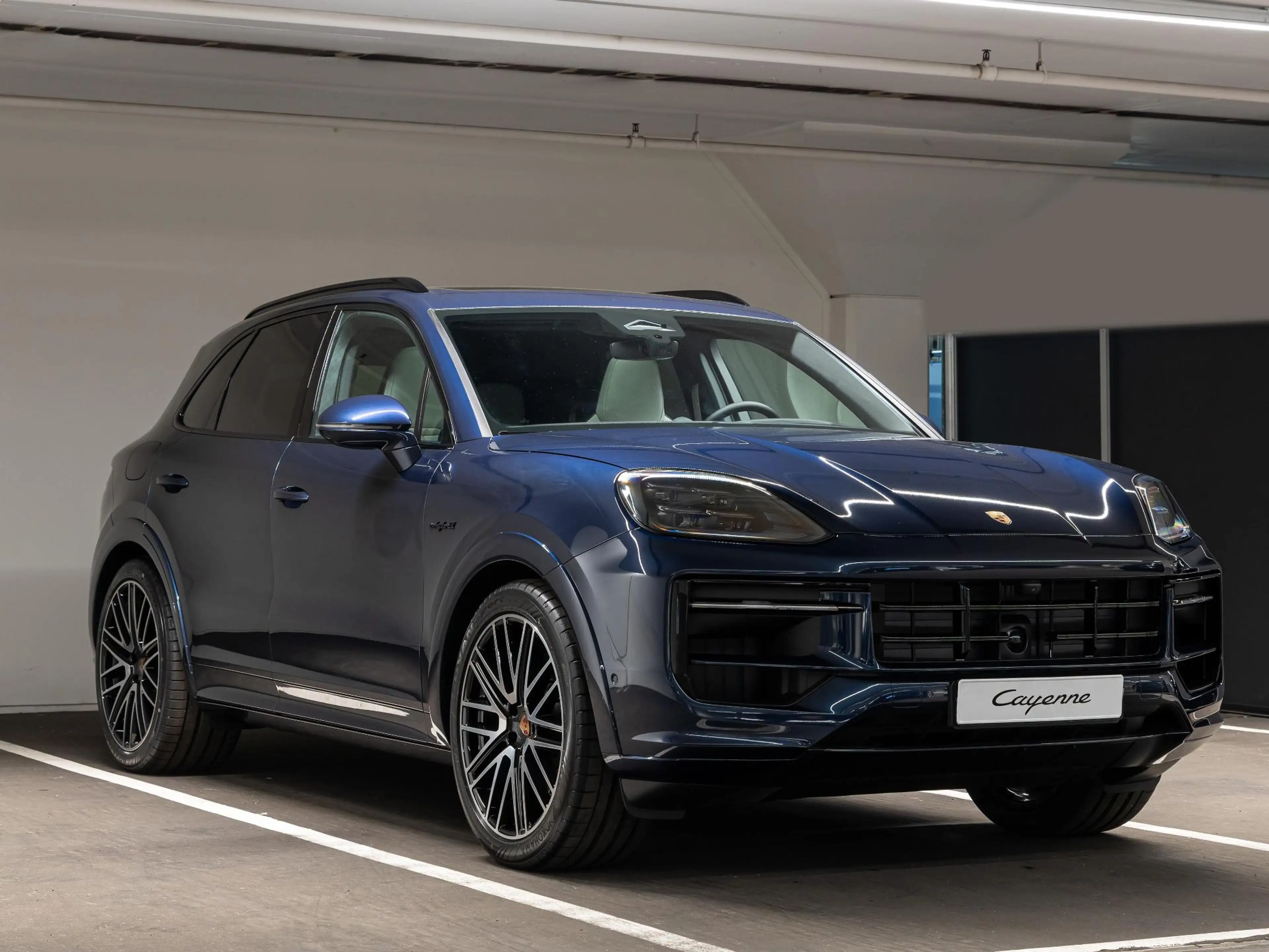 Porsche Cayenne 3.0 E-Hybrid Black Edition — photo 5