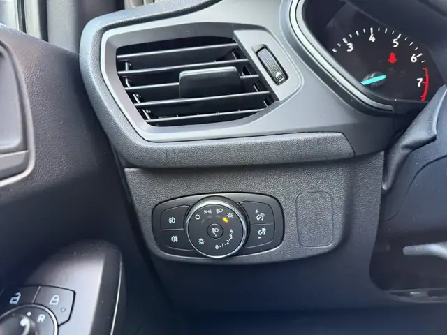 Ford Focus view 19
