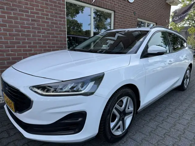 Ford Focus view 11