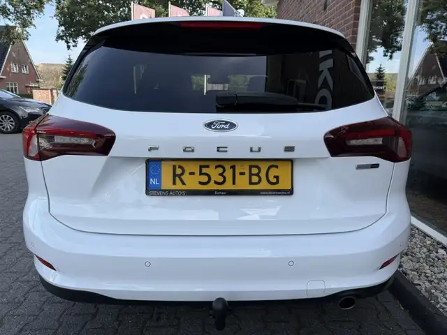 Ford Focus view 9