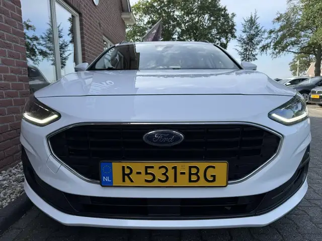 Ford Focus view 15