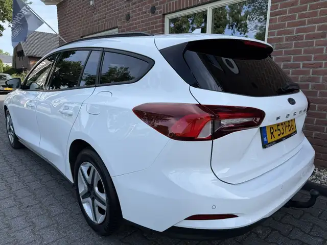 Ford Focus view 10