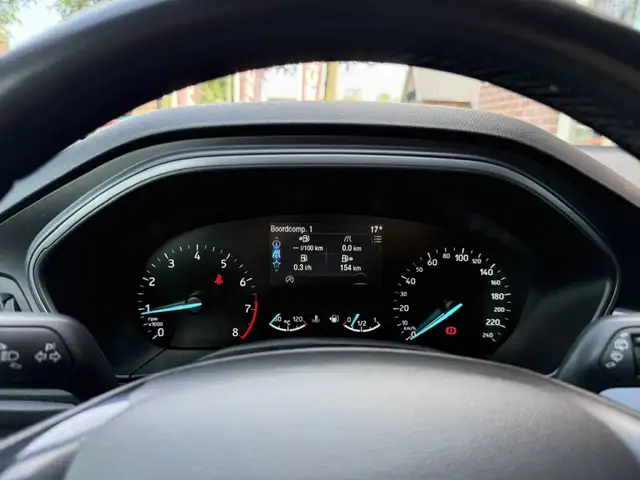 Ford Focus view 8