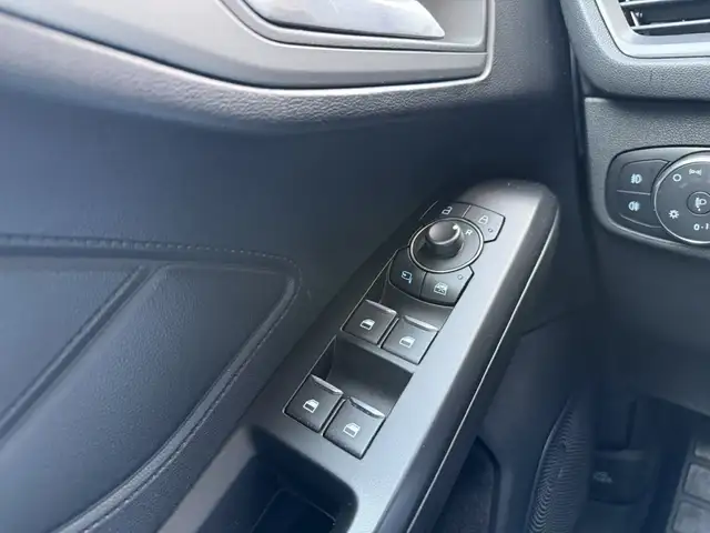 Ford Focus view 21