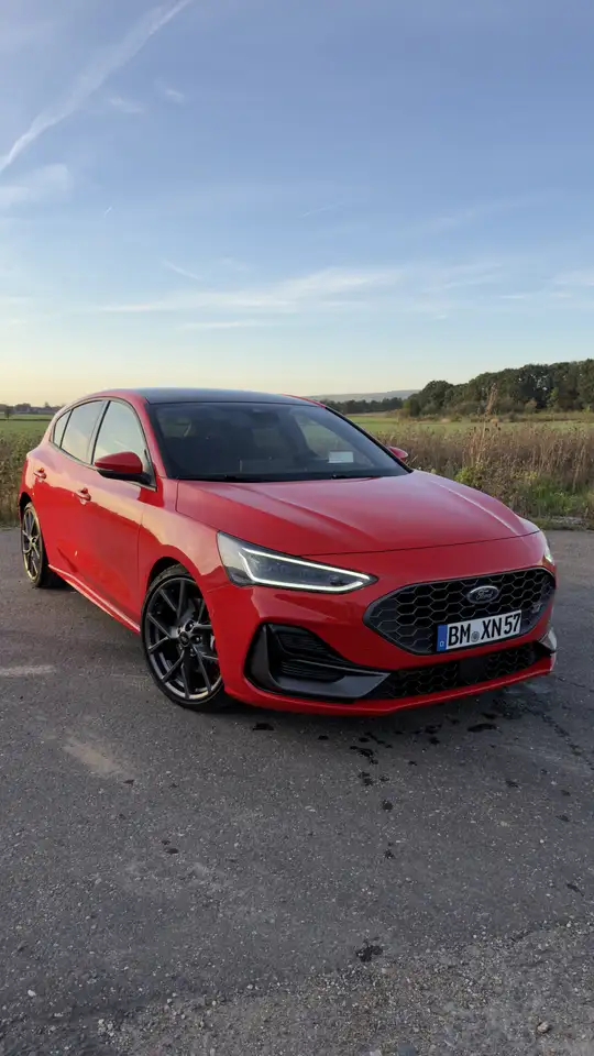 Ford Focus Ford Focus ST X | 1. Hand | 5 Jahre Garantie — photo 1 of 17