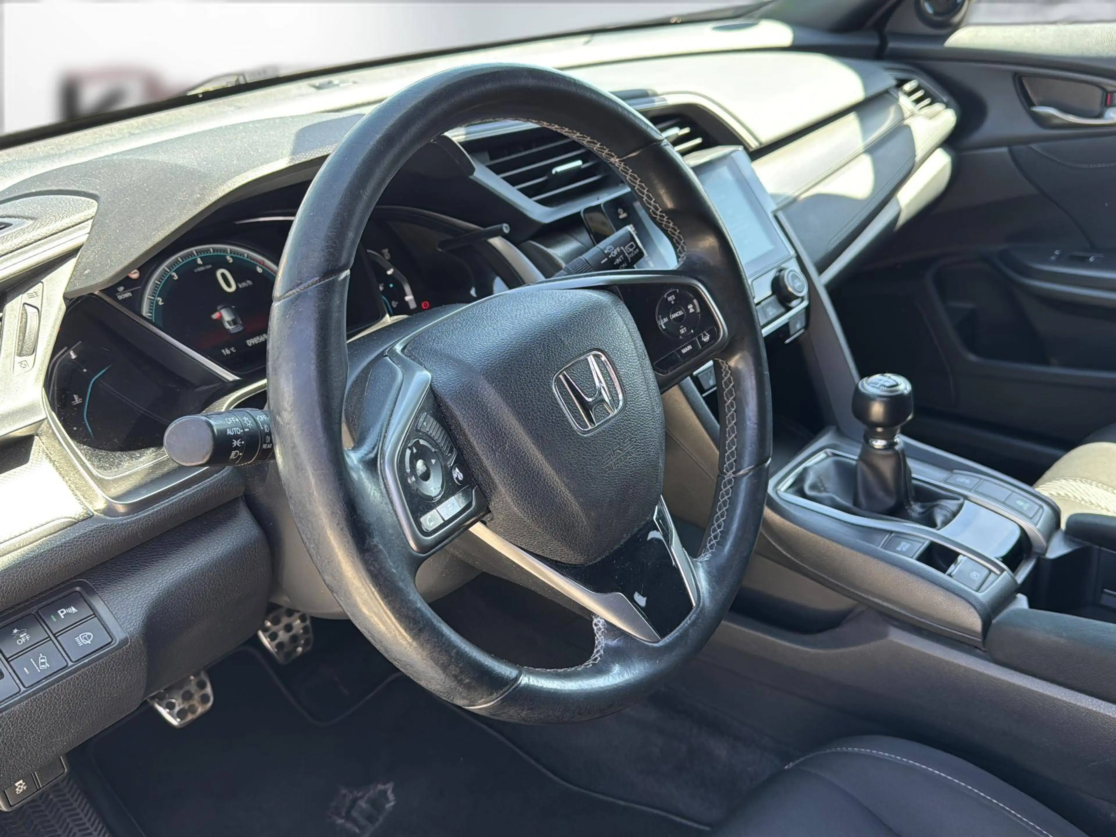 Honda Civic 1.0 Elegance VTEC — photo 11
