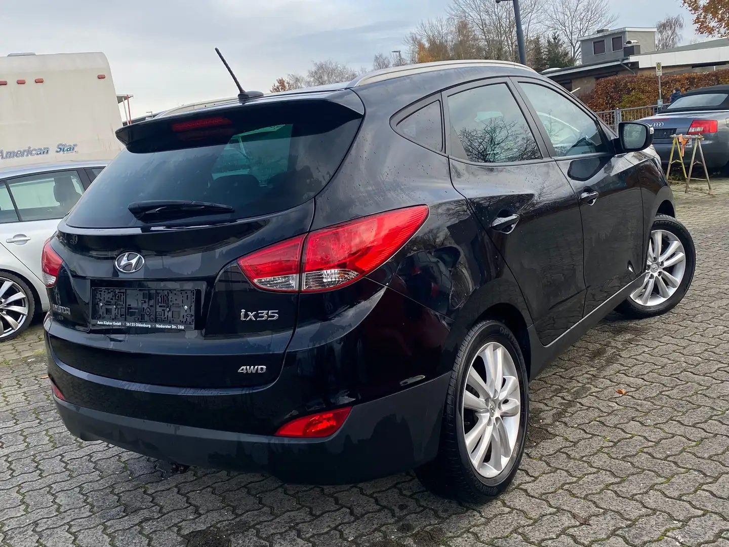 Hyundai iX35 2.0 4WD Automatik Premium Schwarz - 2
