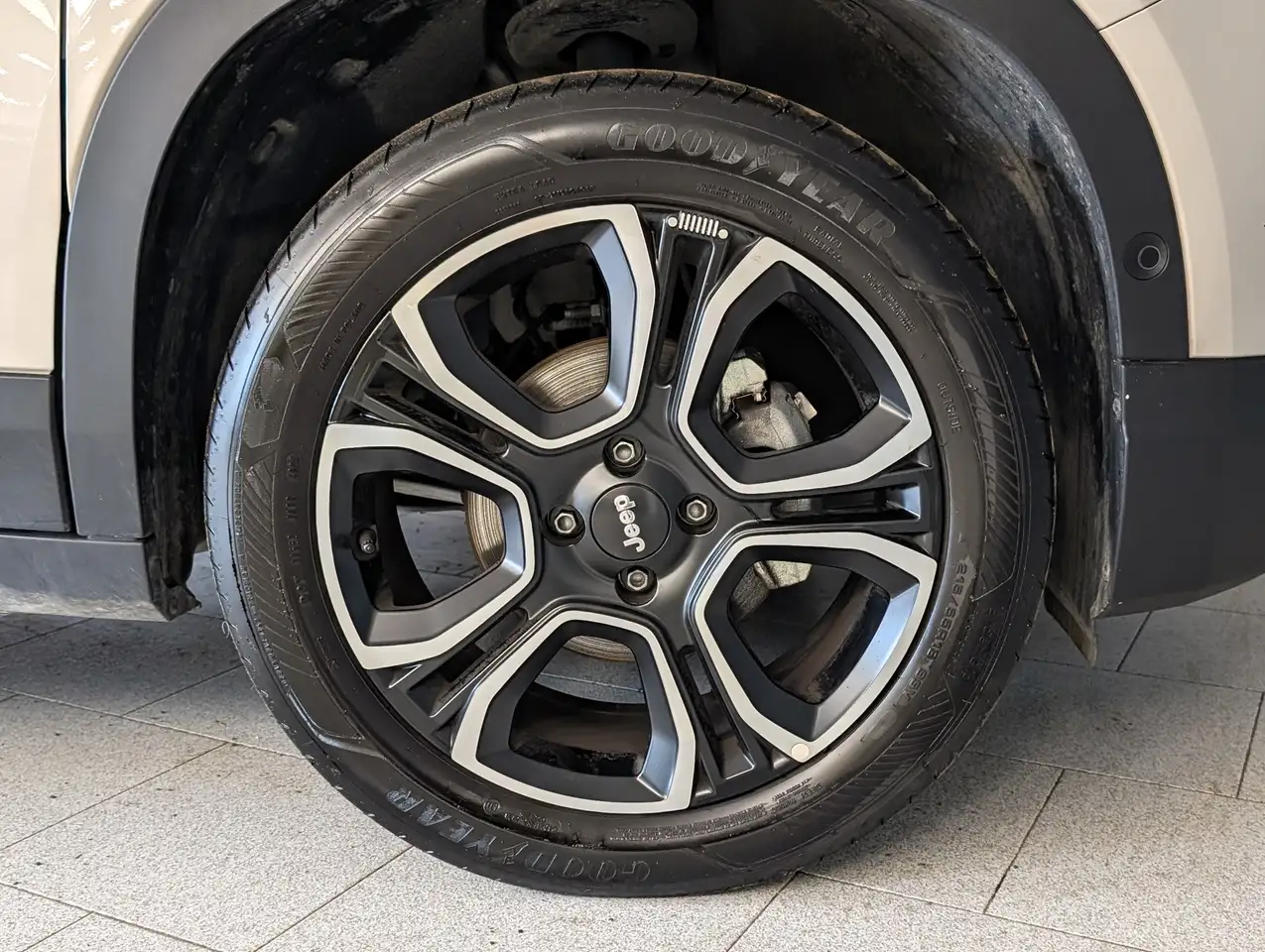 Jeep Avenger 1.2 TURBO 100CV SUMMIT 4