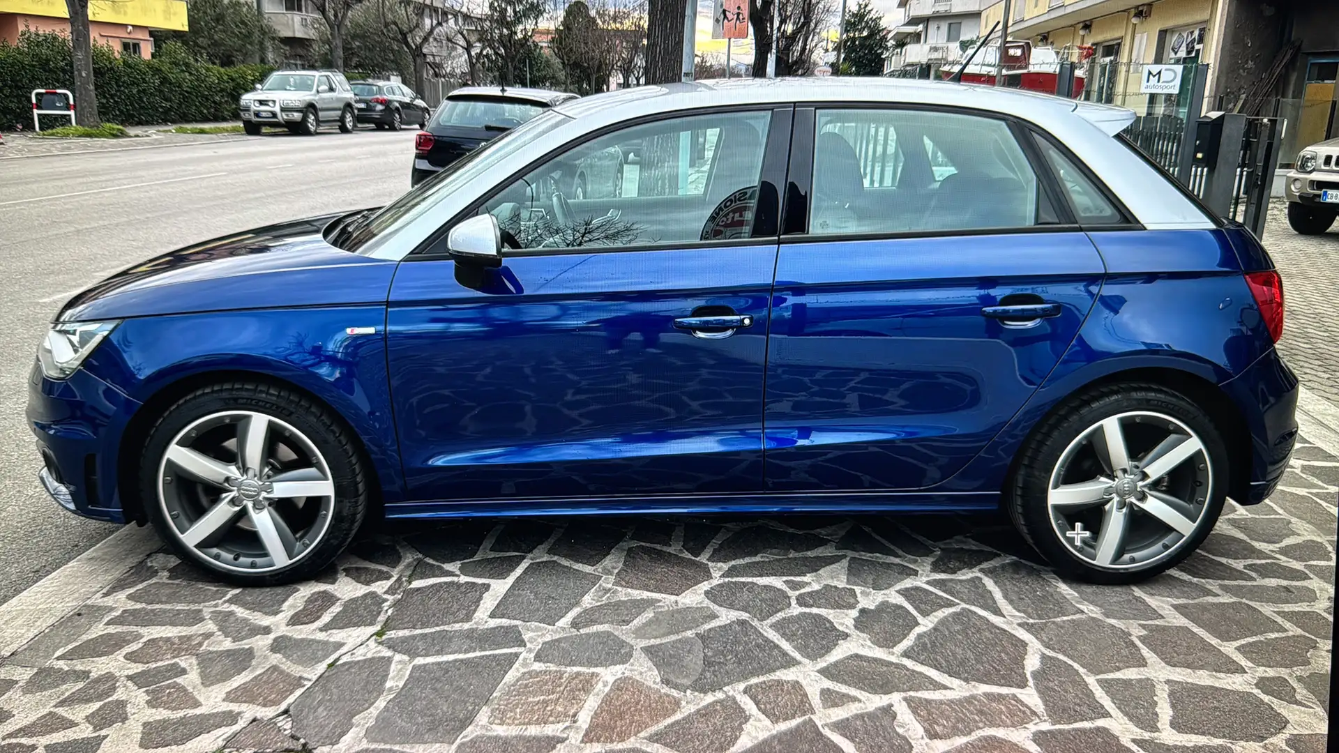 Audi A1 A1 Sportback 1.4 tfsi Amb 122cv s-tronic S-Line Blu/Azzurro - 2
