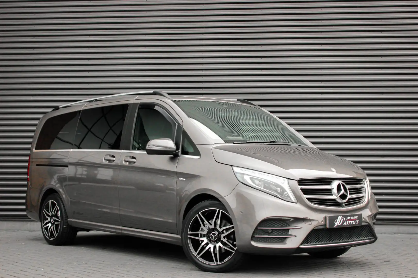 Mercedes-Benz V 250 250d Lang DC Avantgarde Edition 190PK L2H1 DUBBEL Bruin - 2