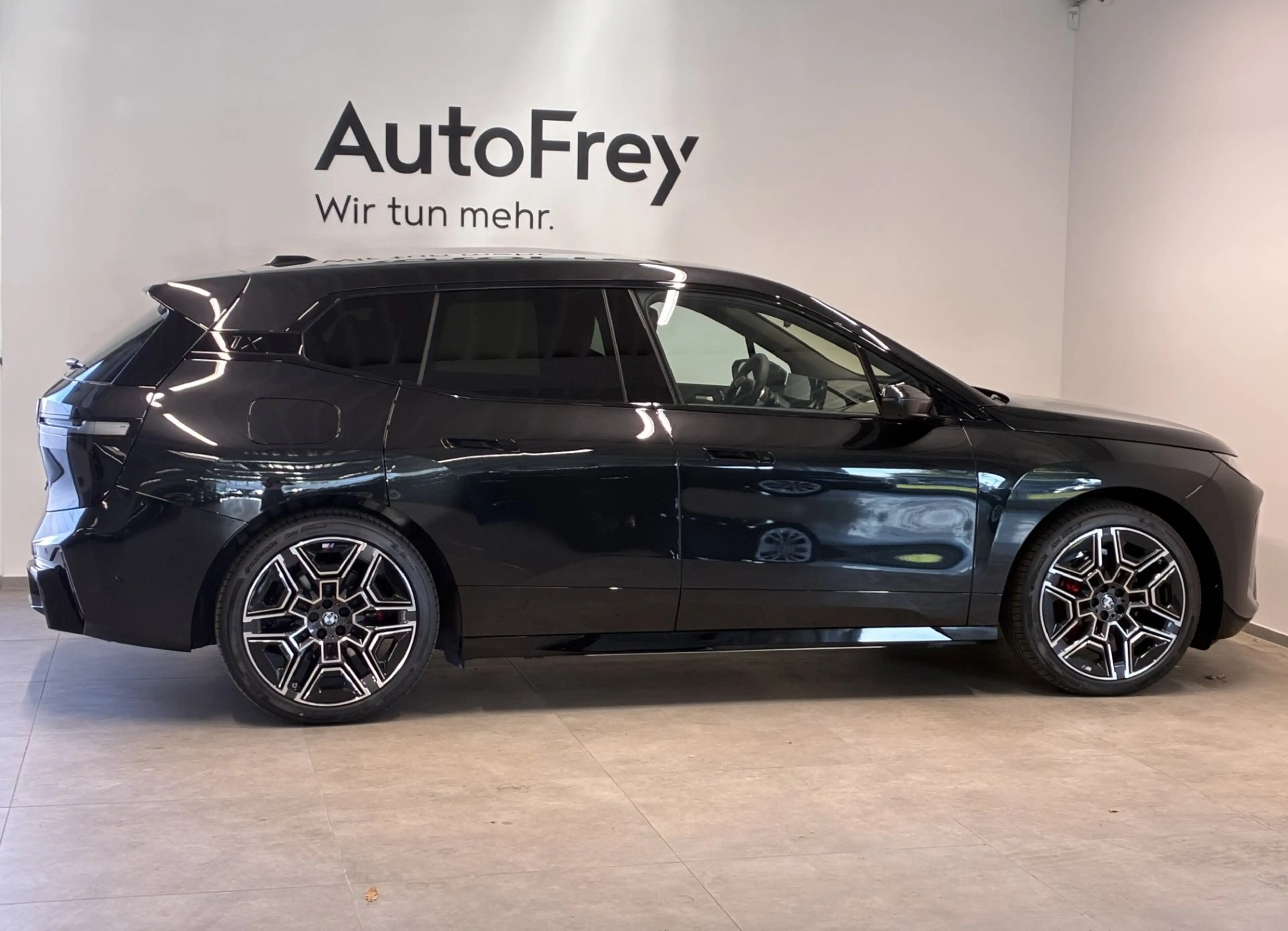 BMW iX xDrive45 — photo 4