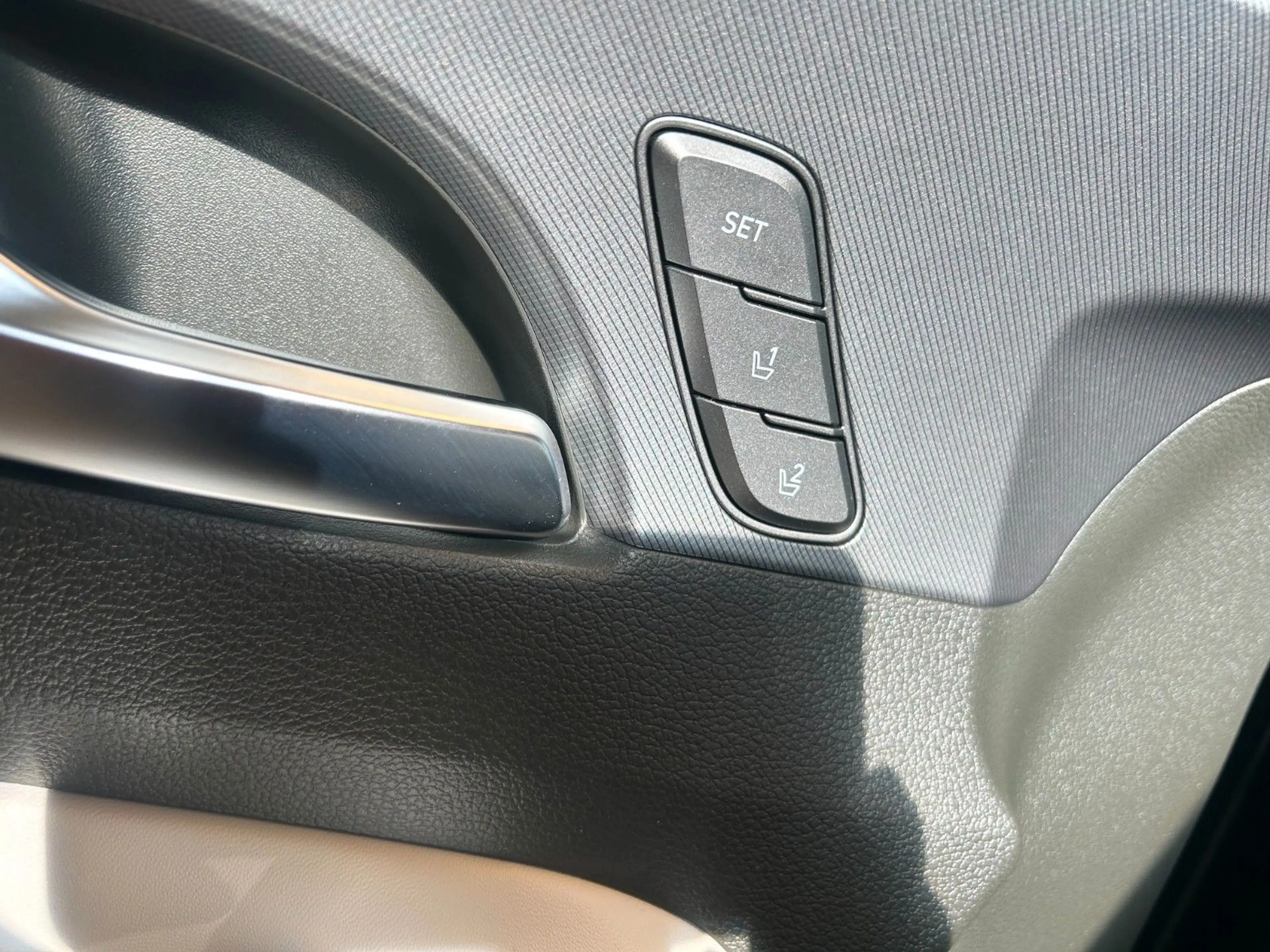 Hyundai SANTA FE 1.6 T Plug-in 4WD A/T SIGNATURE Pano — photo 13
