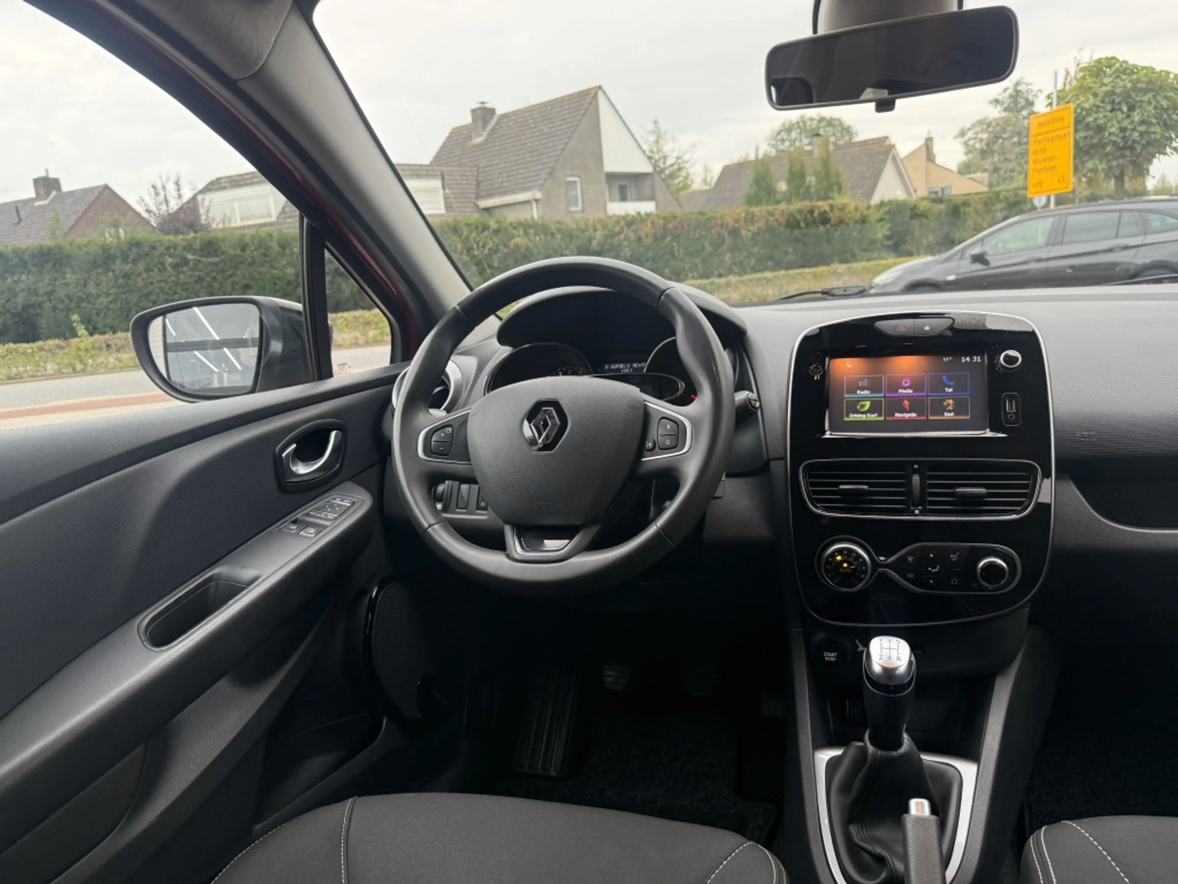 Renault Clio Estate Energy TCe 90pk S&S Limited — photo 15