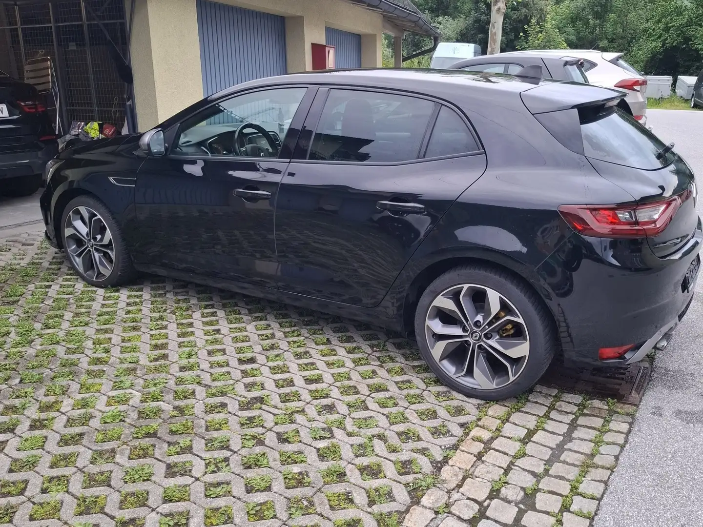 Renault Megane GT-Line Energy Tce 130 Limousine 1.2 Schwarz - 2