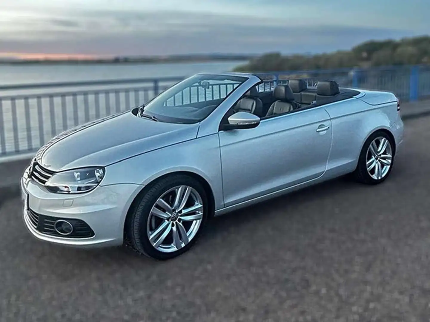 Volkswagen Eos 2.0 TDI 140cv DSG Sport Bluemotion Tech Gris - 2