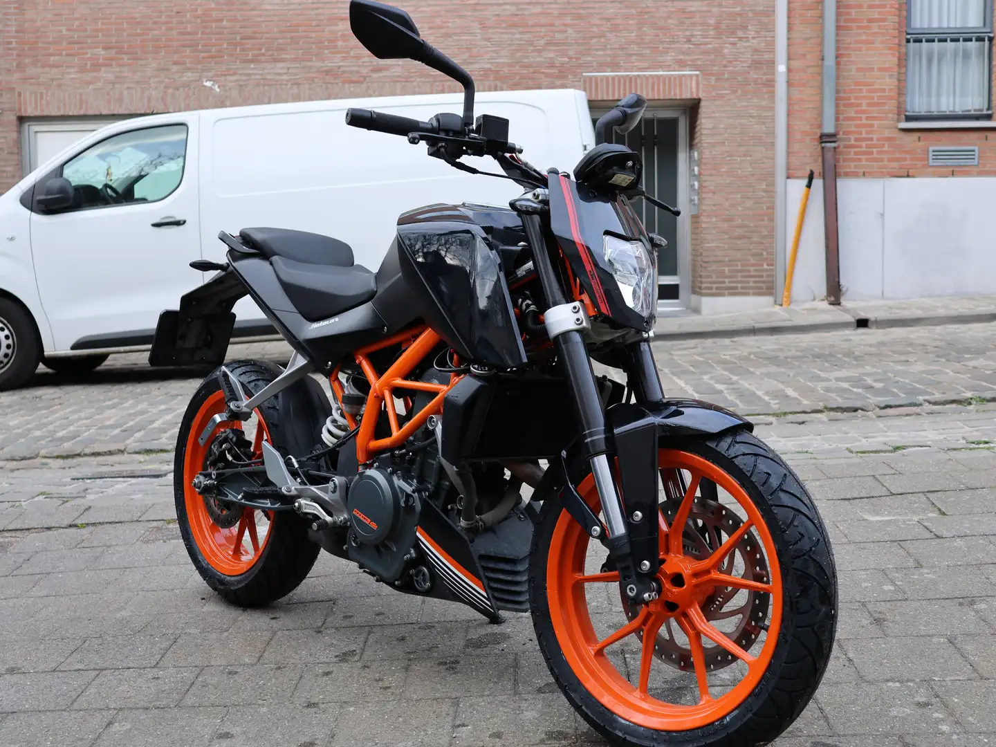 KTM 390 Duke - 2