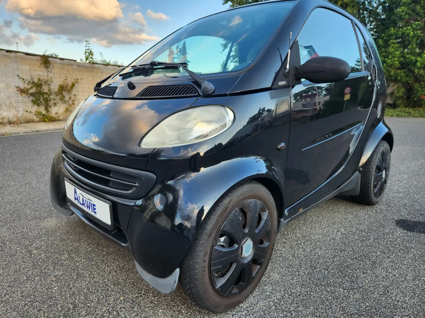 smart forTwo Pure 0,8cdi 30kW Halbautomatik Klima ohne Tüv Noir - 1