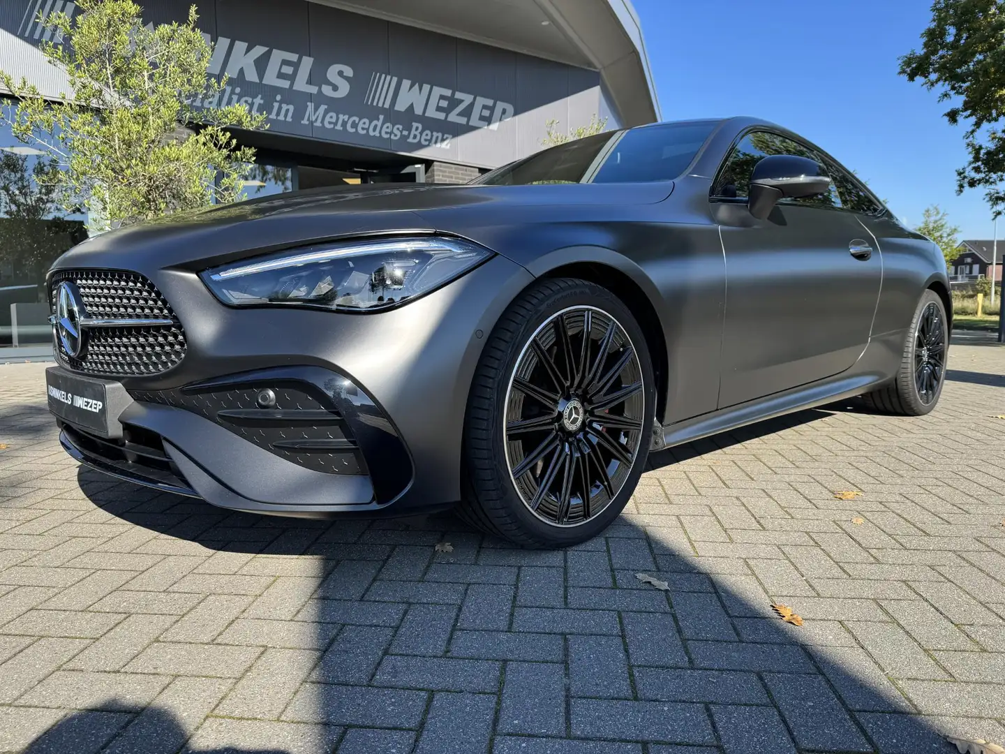 Mercedes-Benz CLE 200 Coupé AMG Line Grijs - 2