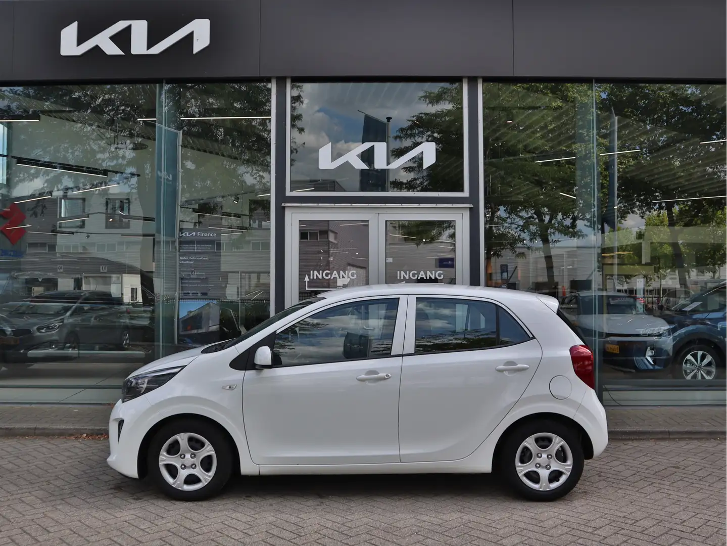 Kia Picanto 1.0 MPi ComfortPlusLine | Bluetooth | Cruise Contr Wit - 2