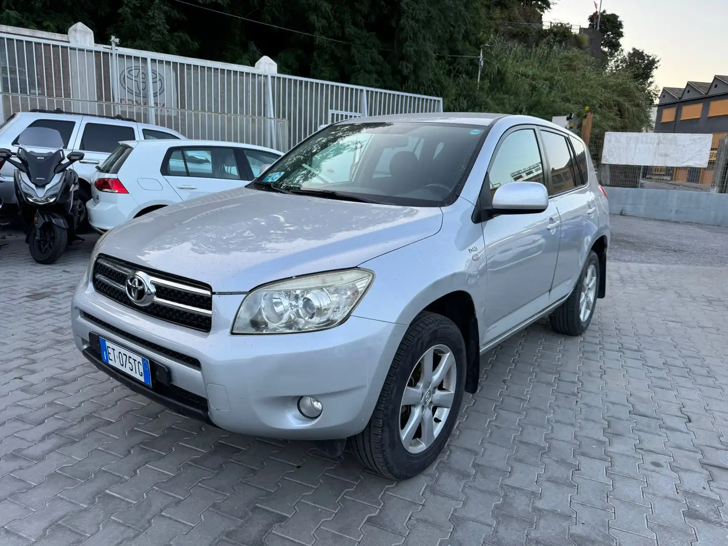 Toyota RAV 4 RAV4 2.2 d-4d Luxury 136cv - 1