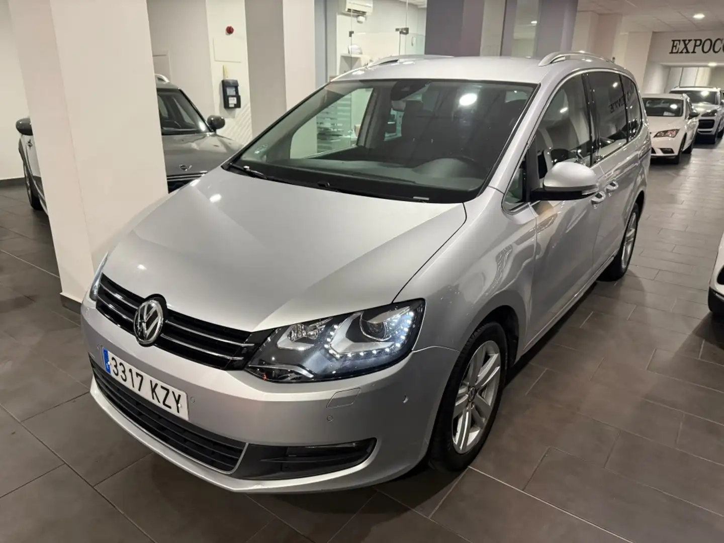 Volkswagen Sharan 2.0TDI Advance DSG 130kW Gris - 1