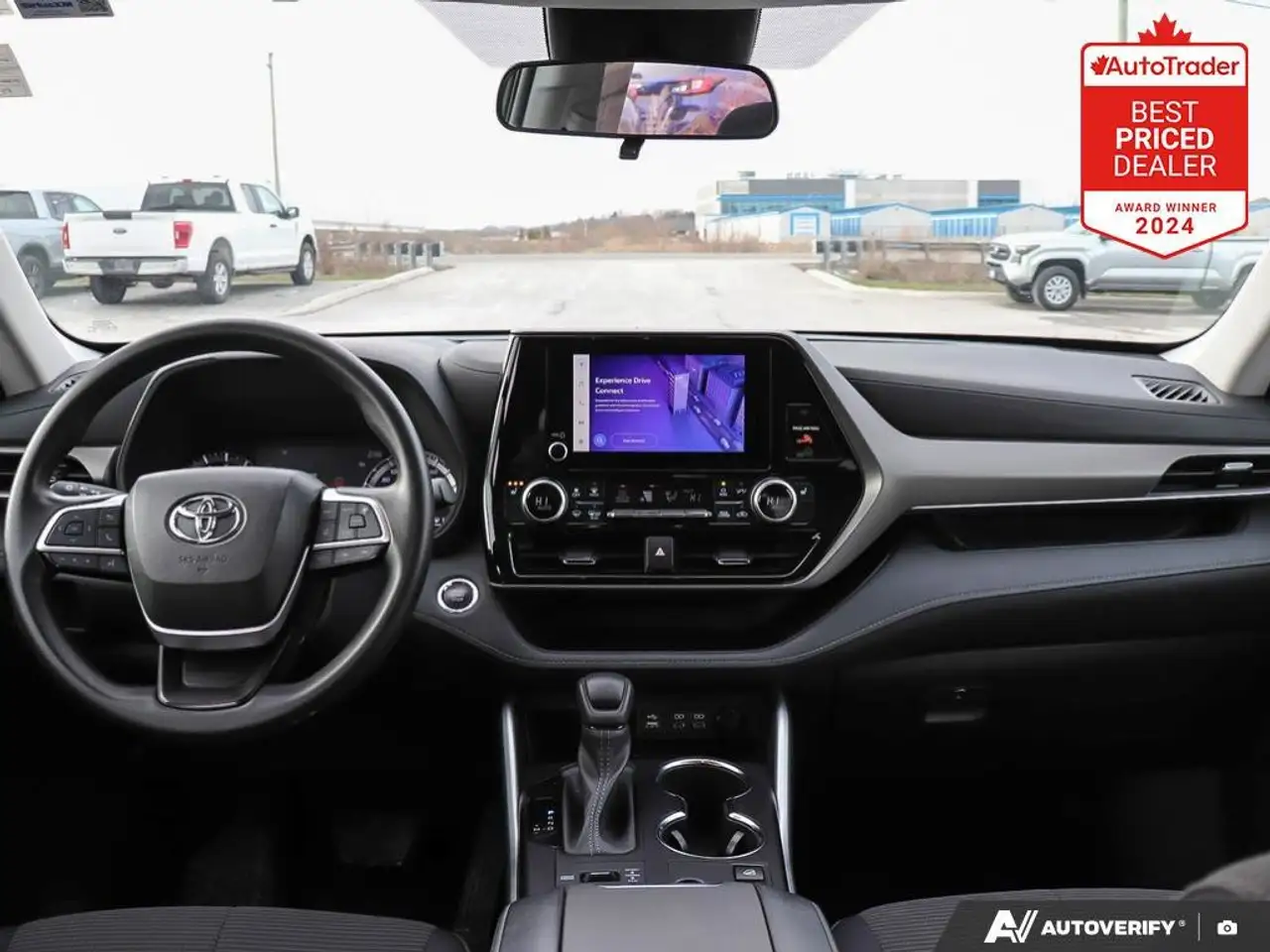 Toyota Highlander снимка Toyota Highlander