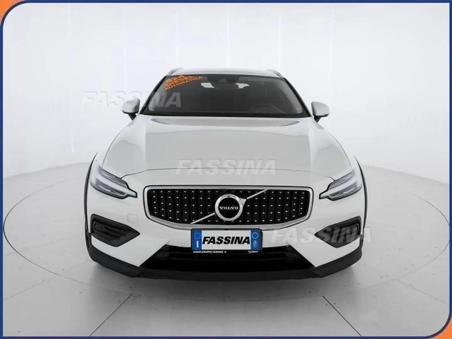 Volvo V60 Cross Country D4 AWD Geartronic Pro Bianco - 2