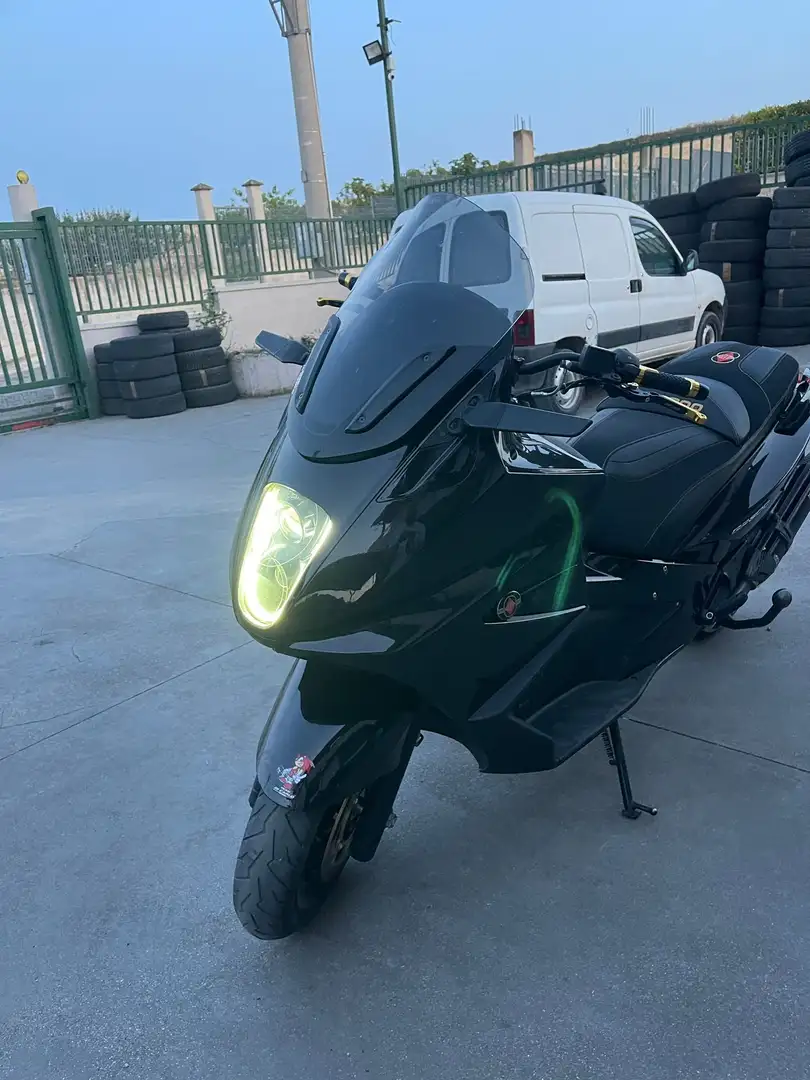 Gilera GP 800 "versione centenario" Černá - 2