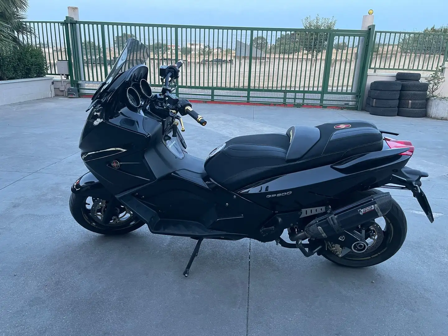 Gilera GP 800 "versione centenario" Černá - 1