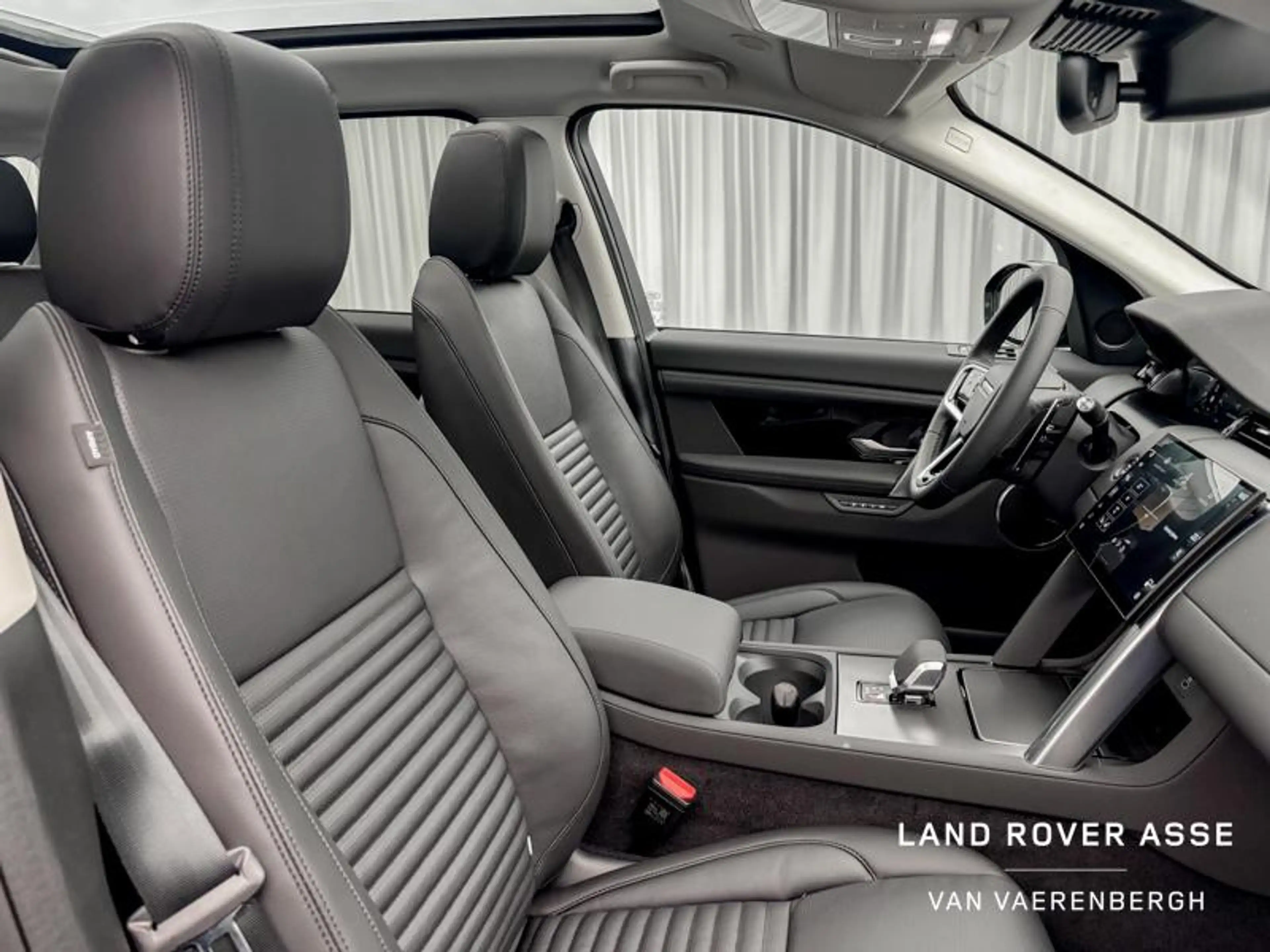 Land Rover Discovery Sport P270e S AWD — photo 4