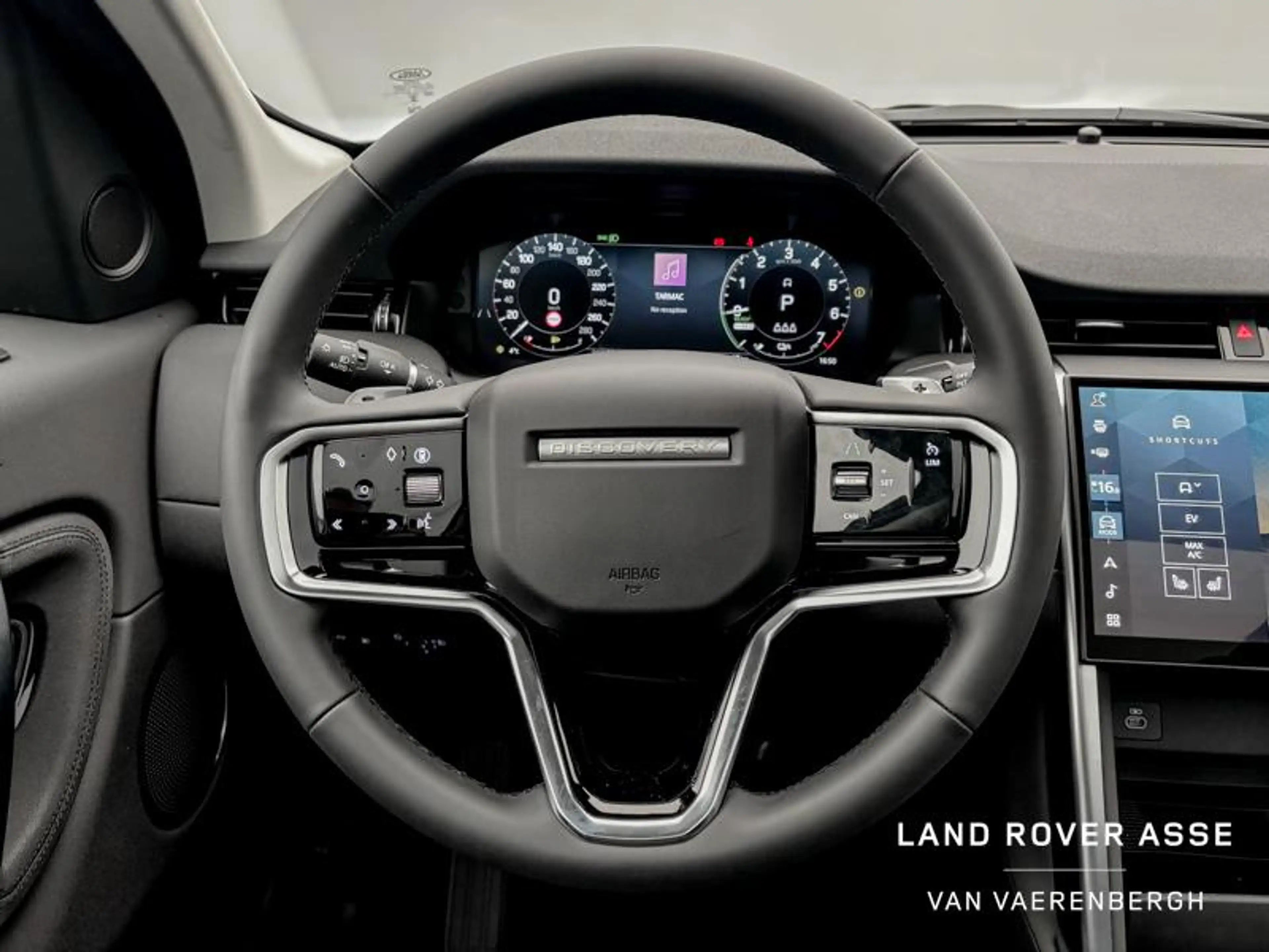 Land Rover Discovery Sport P270e S AWD — photo 15