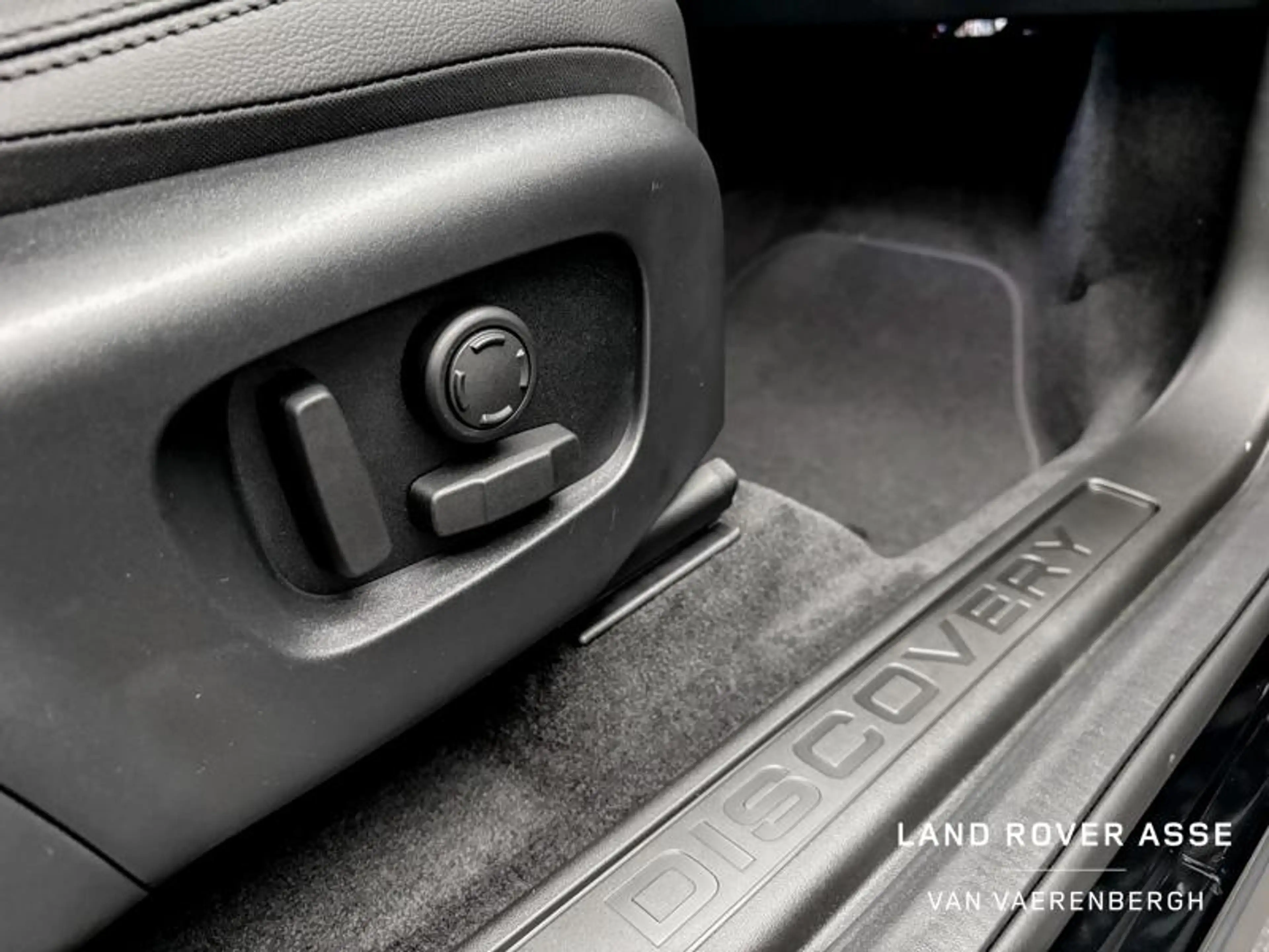 Land Rover Discovery Sport P270e S AWD — photo 5