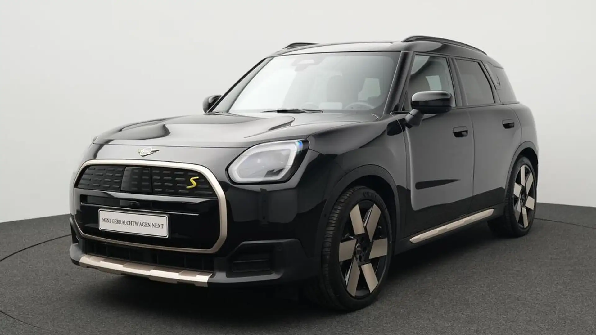 MINI Countryman SE All4 Favoured Trim Noir - 1