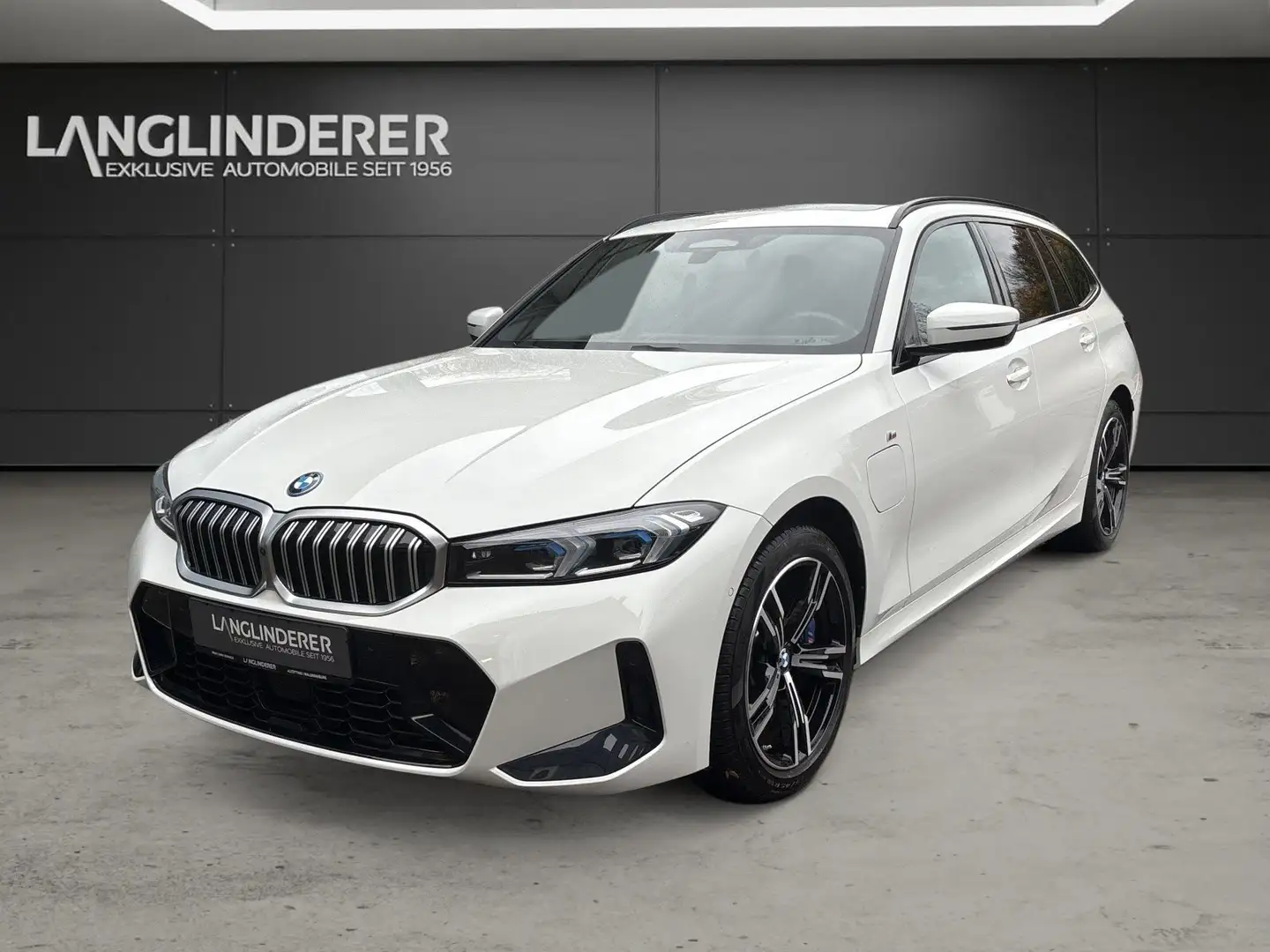 BMW 330 e xDr.Touring MSport NP82709,- Akusticverglasung Weiß - 1