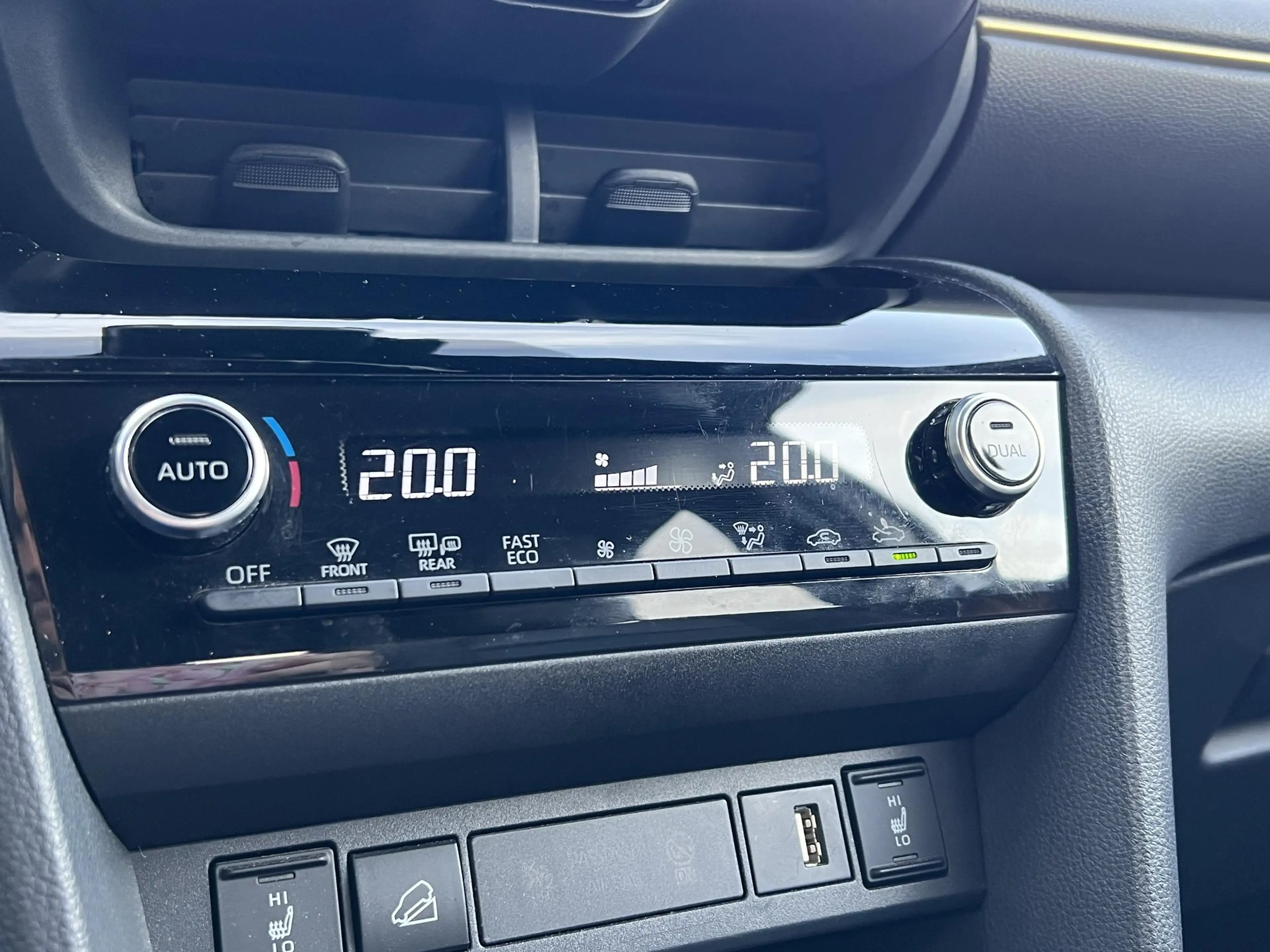 Toyota Yaris Cross 1.5 Hybrid Adventure AWD | Uniek 4X4, Head up disp — photo 35