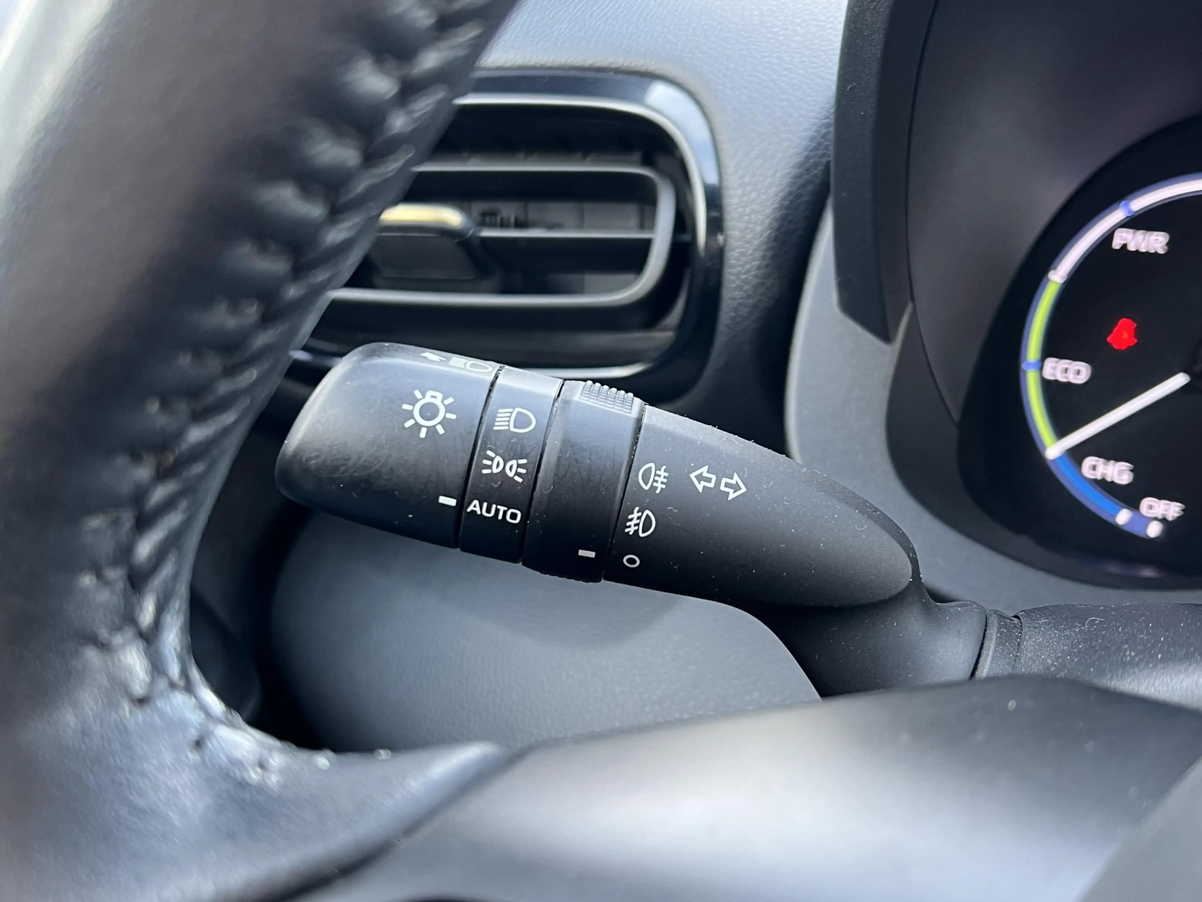 Toyota Yaris Cross 1.5 Hybrid Adventure AWD | Uniek 4X4, Head up disp — photo 32