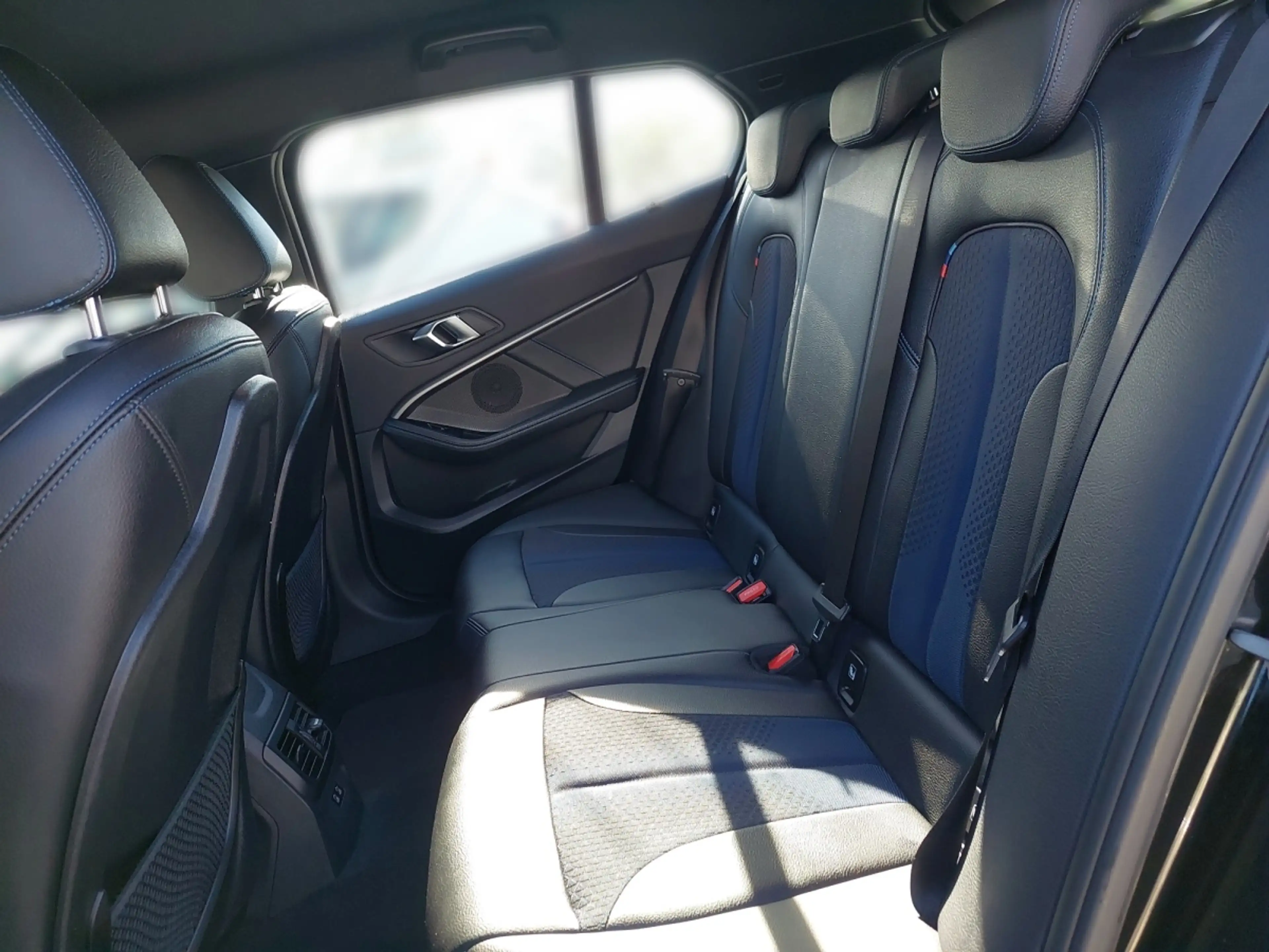BMW 118 i M-Paket — photo 10
