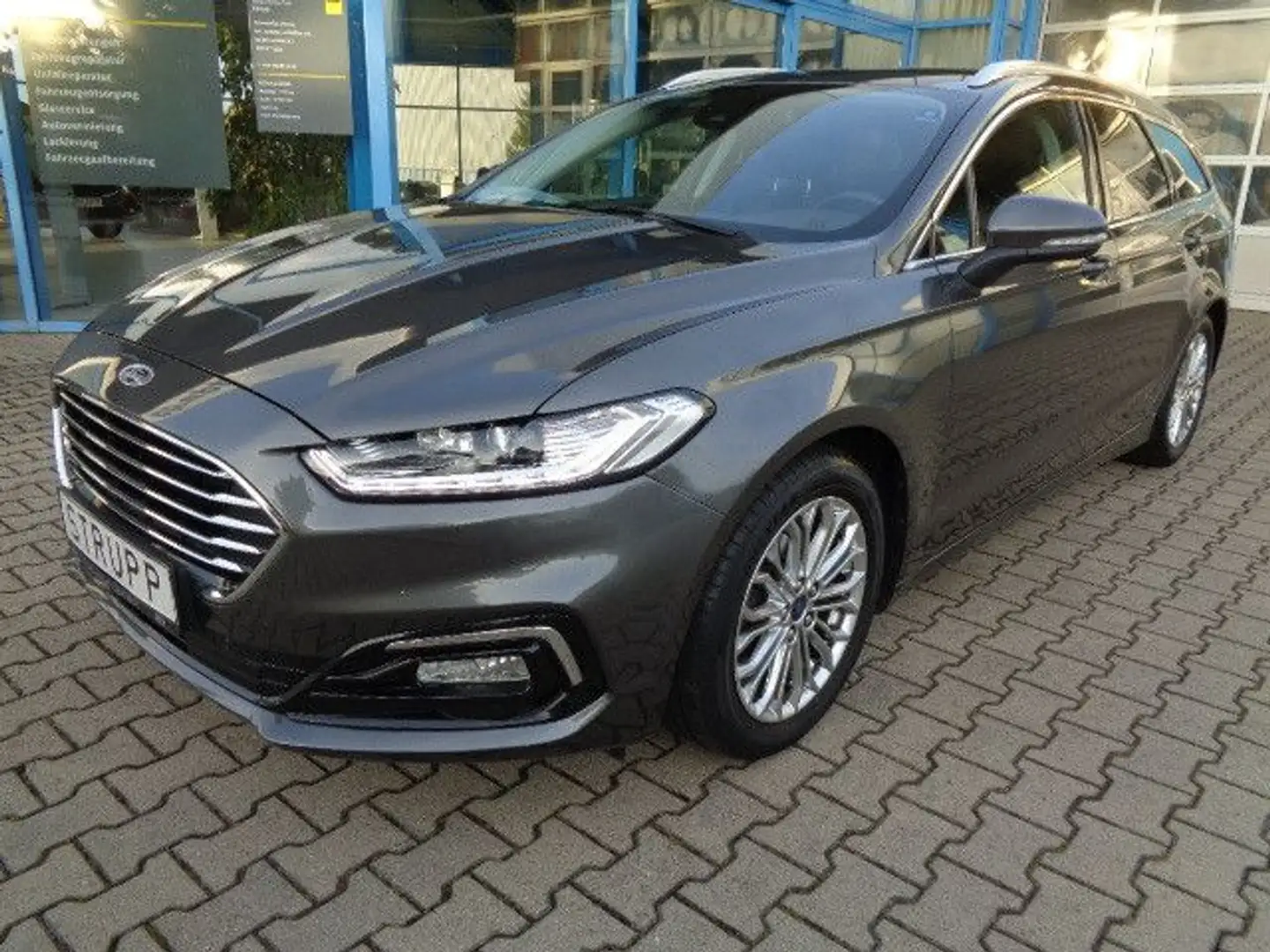 Ford Mondeo 2,0 Titanium Auto.LED/Kamera/Winterpaket Grau - 1