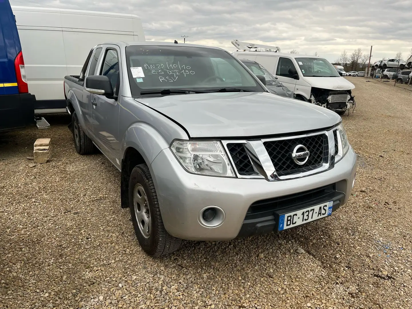 Nissan Navara 2.5 DCi 190 King-Cab LE / BC137 Grau - 1