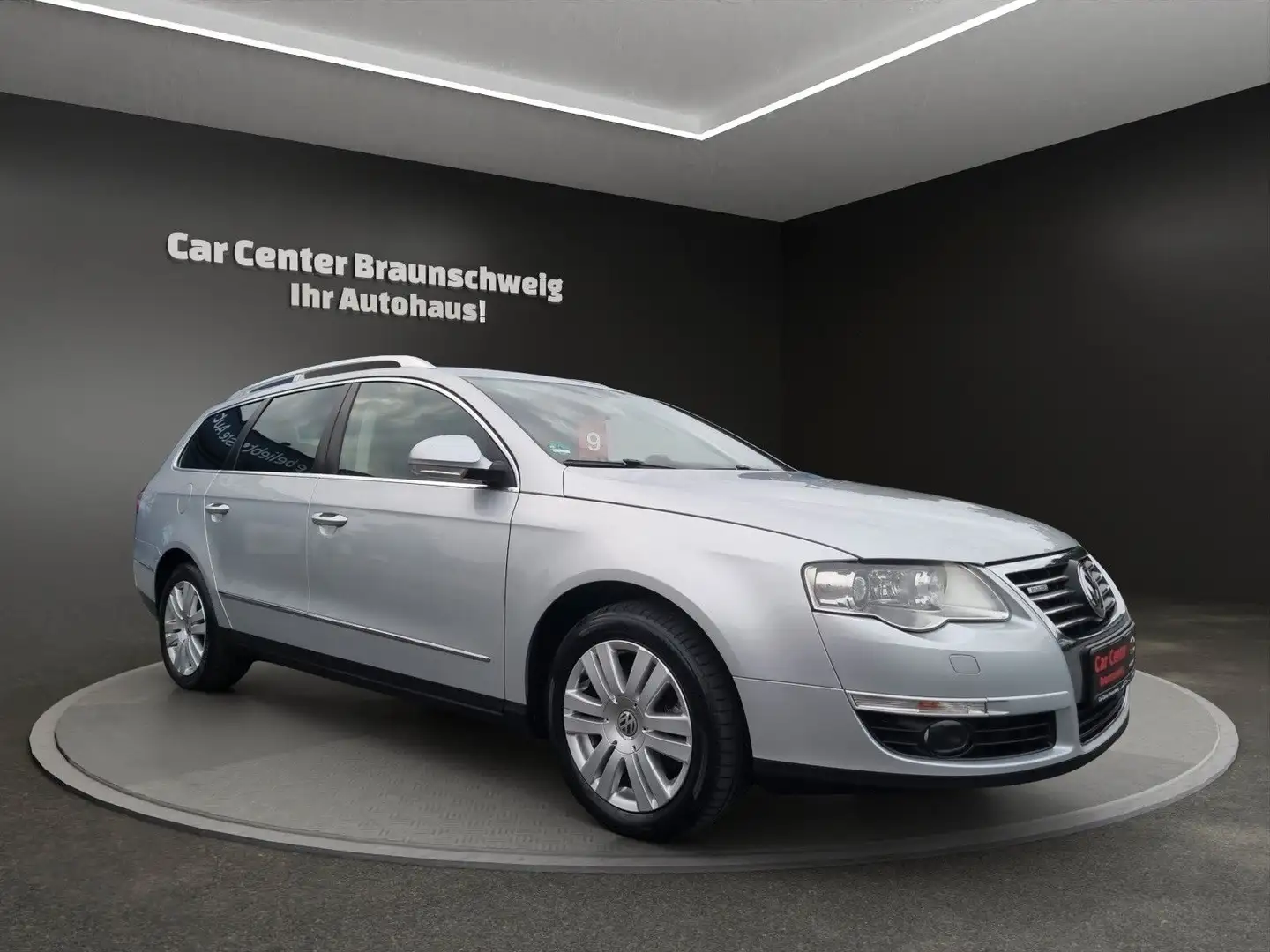 Volkswagen Passat Variant 2.0 BlueTDI DPF Highline+AHK+Alu Stříbrná - 2