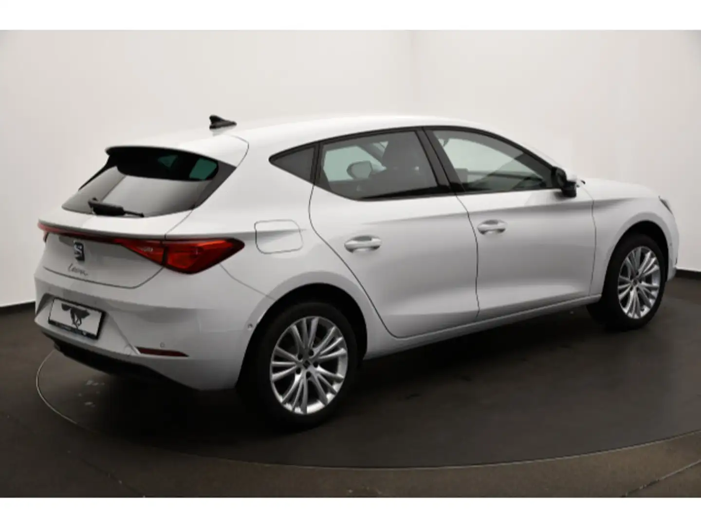 SEAT Leon 1.5 eTSI DSG Style Edition Weiß - 2
