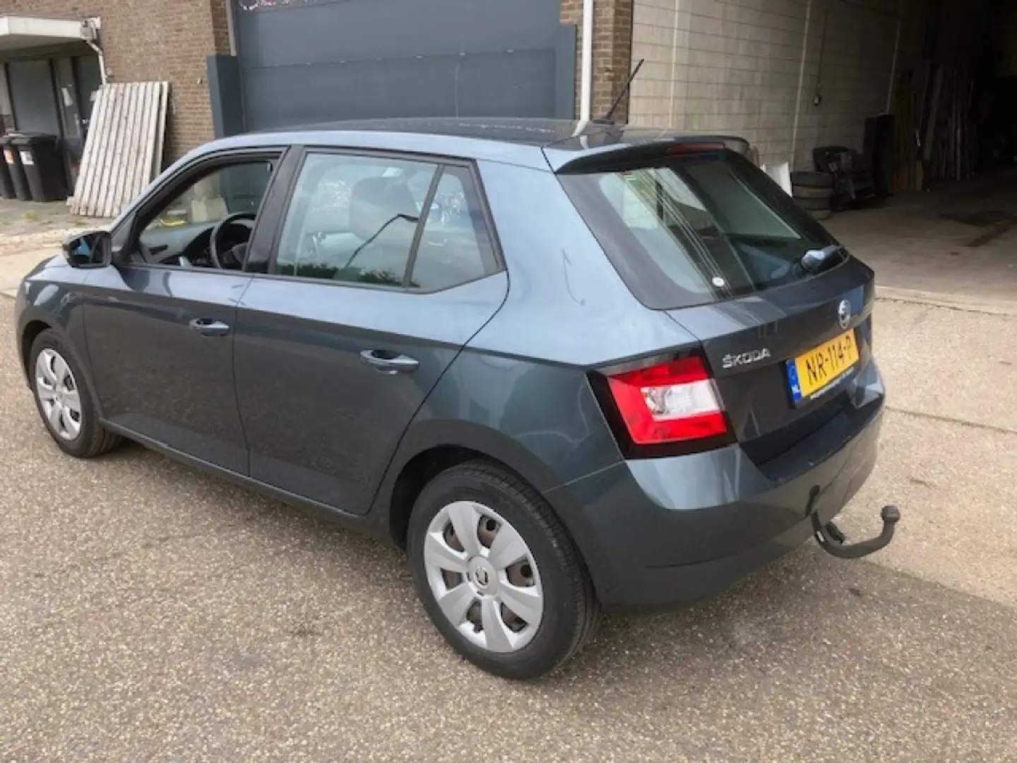 Skoda Fabia Fabia 1.0, 5 DEURS Grijs - 2