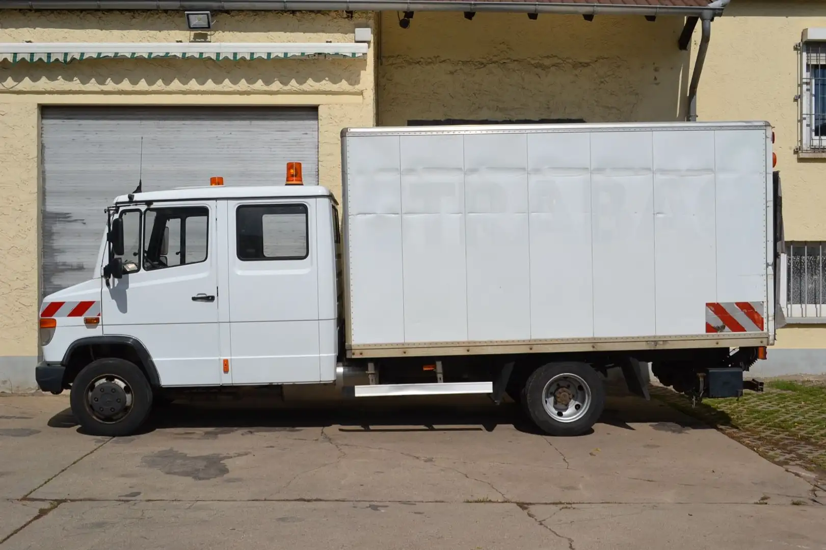 Mercedes-Benz Vario 816 DOKA Koffer LBW Dieseltank Tankstelle Weiß - 2