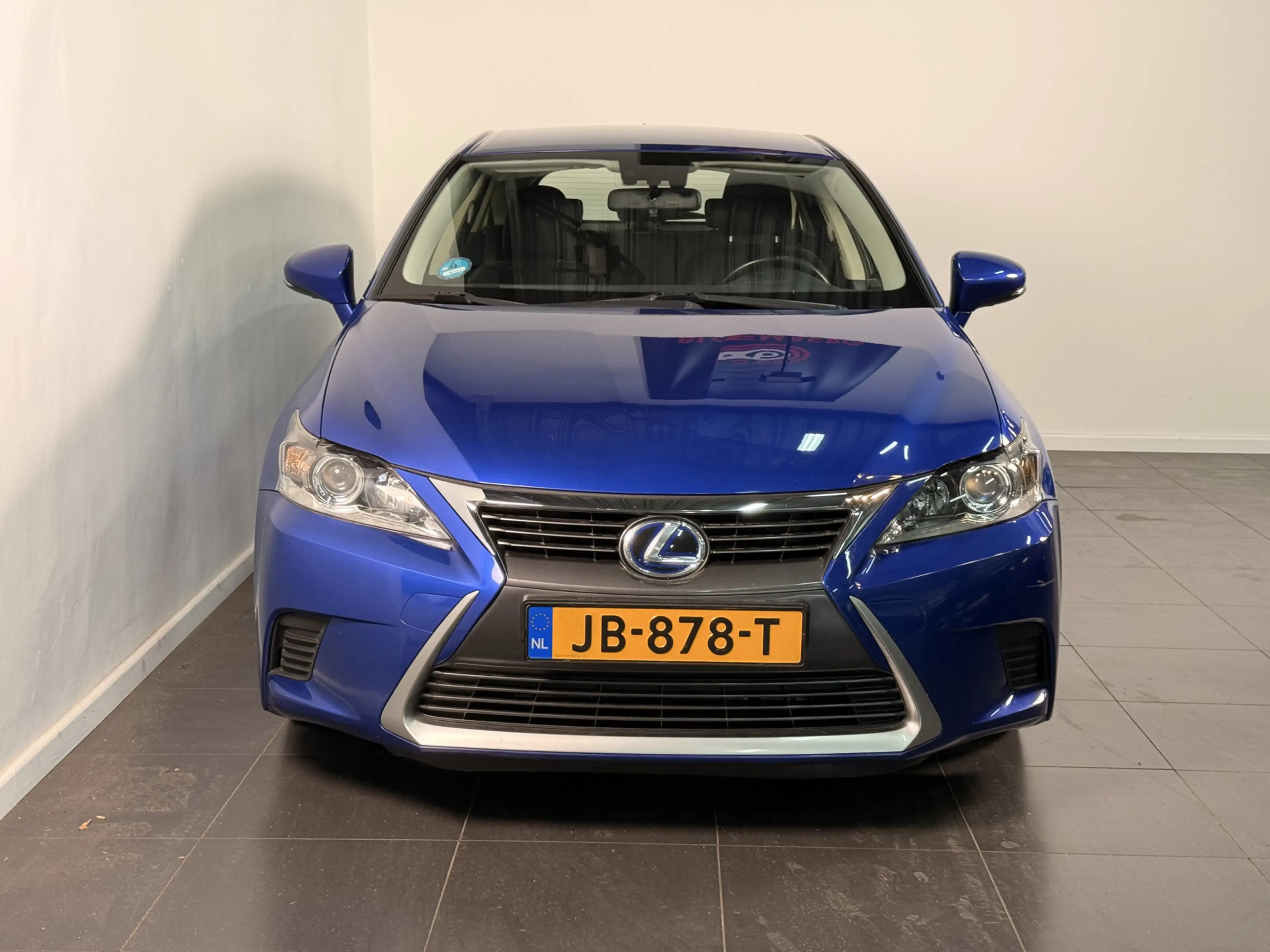 Lexus CT 200h — photo 4