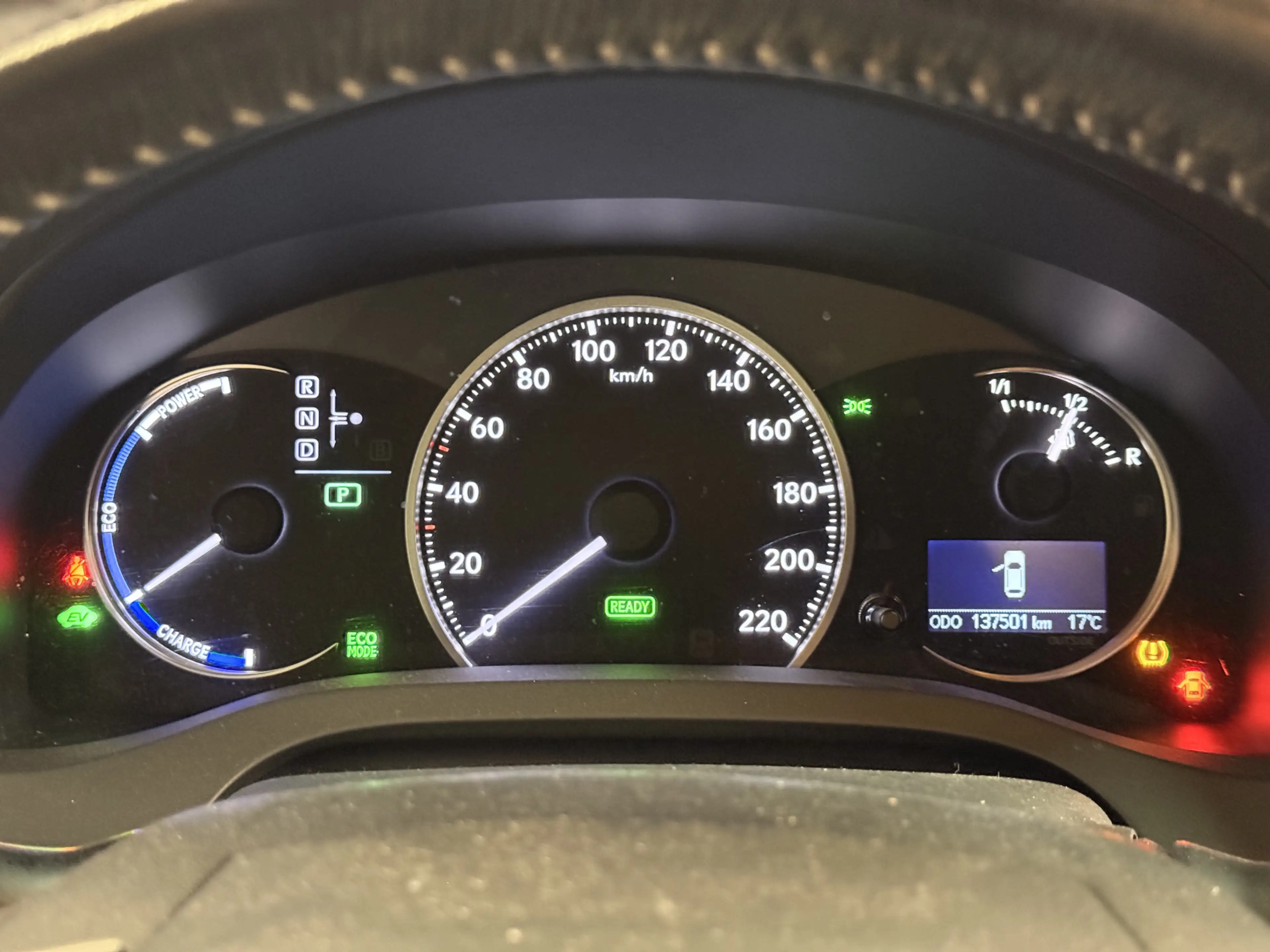 Lexus CT 200h — photo 12