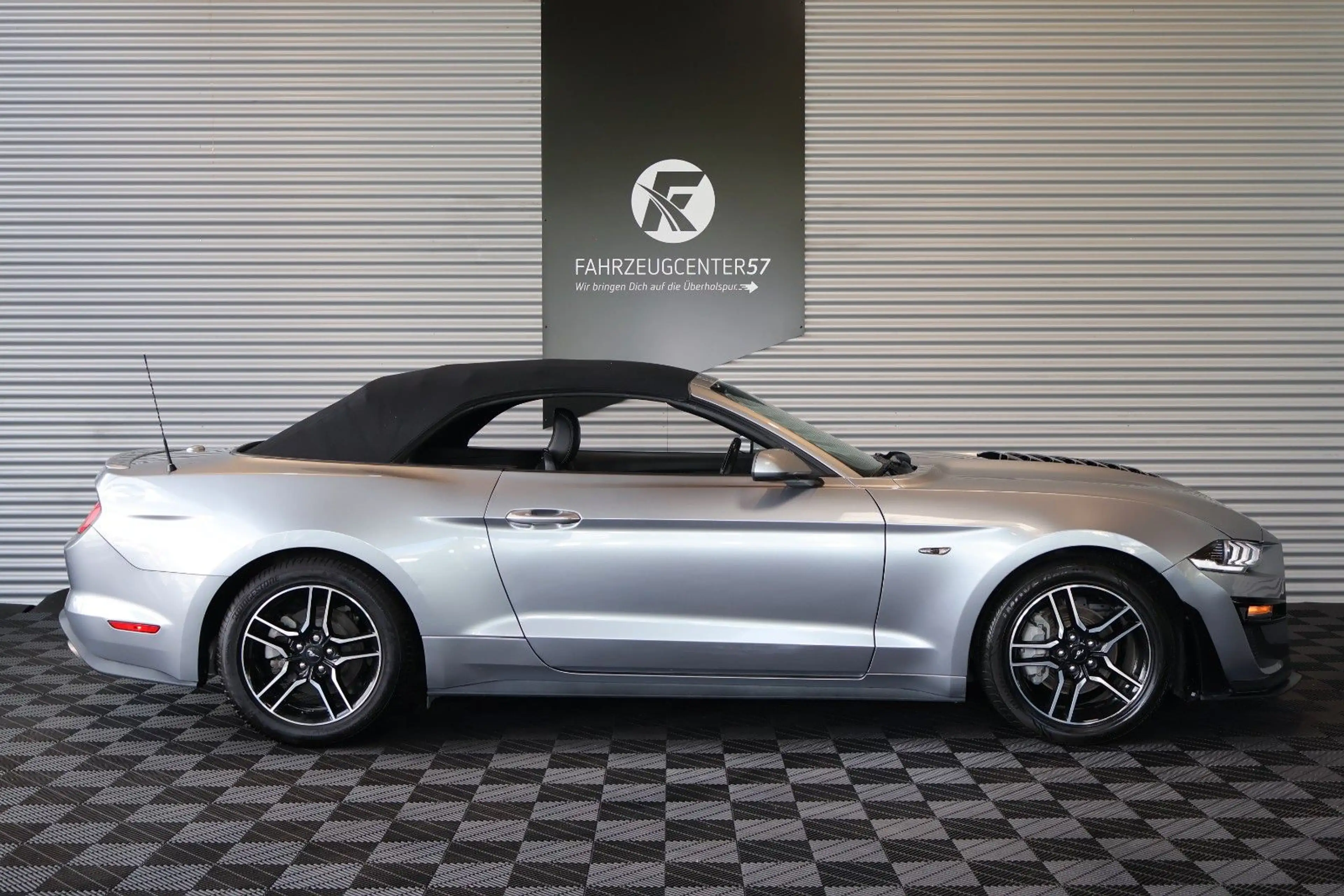 Ford Mustang 2.3 EcoBoost/SHELBY OPTIK/CARPLAY/KAMERA — photo 7
