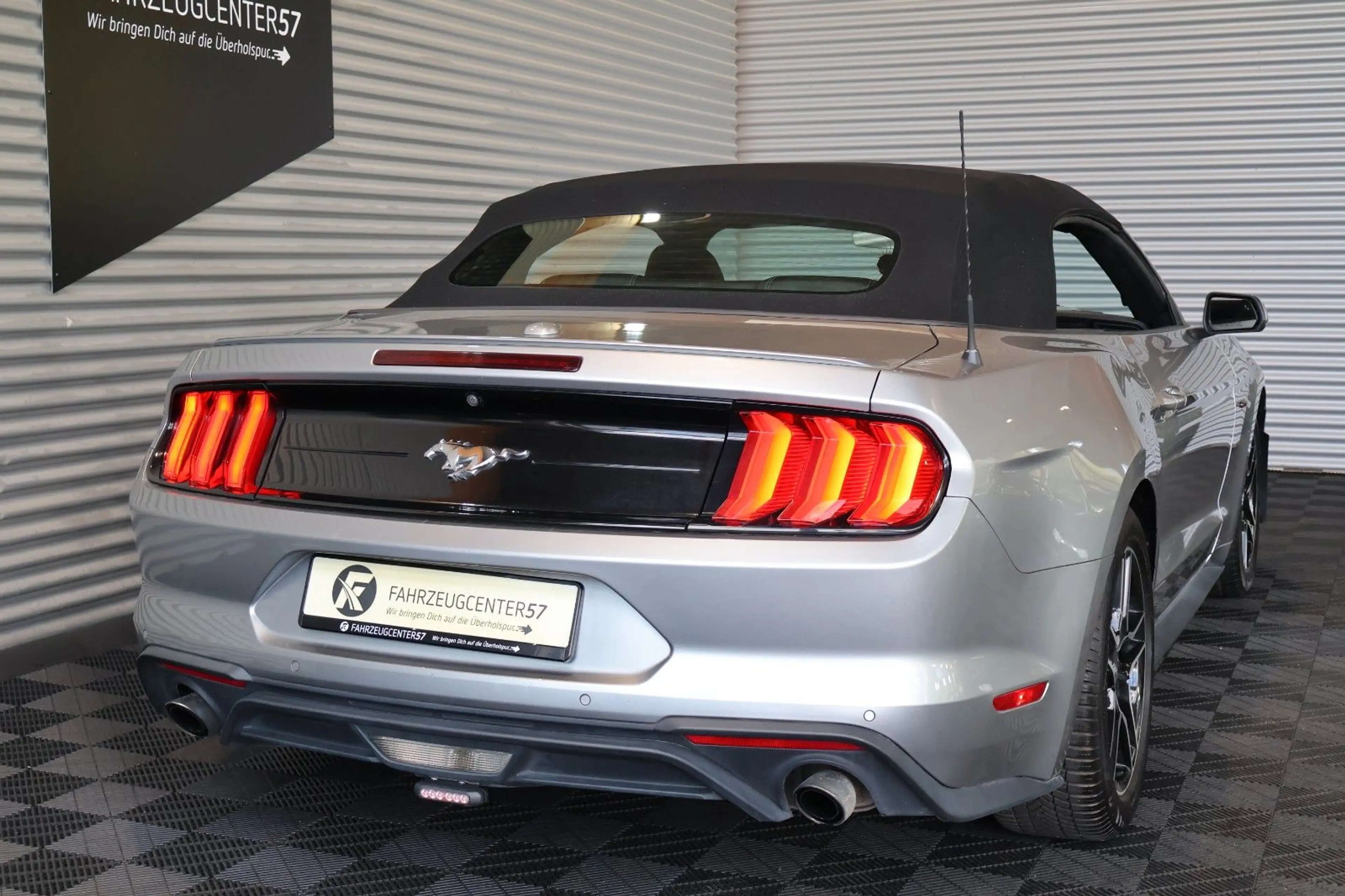 Ford Mustang 2.3 EcoBoost/SHELBY OPTIK/CARPLAY/KAMERA — photo 8
