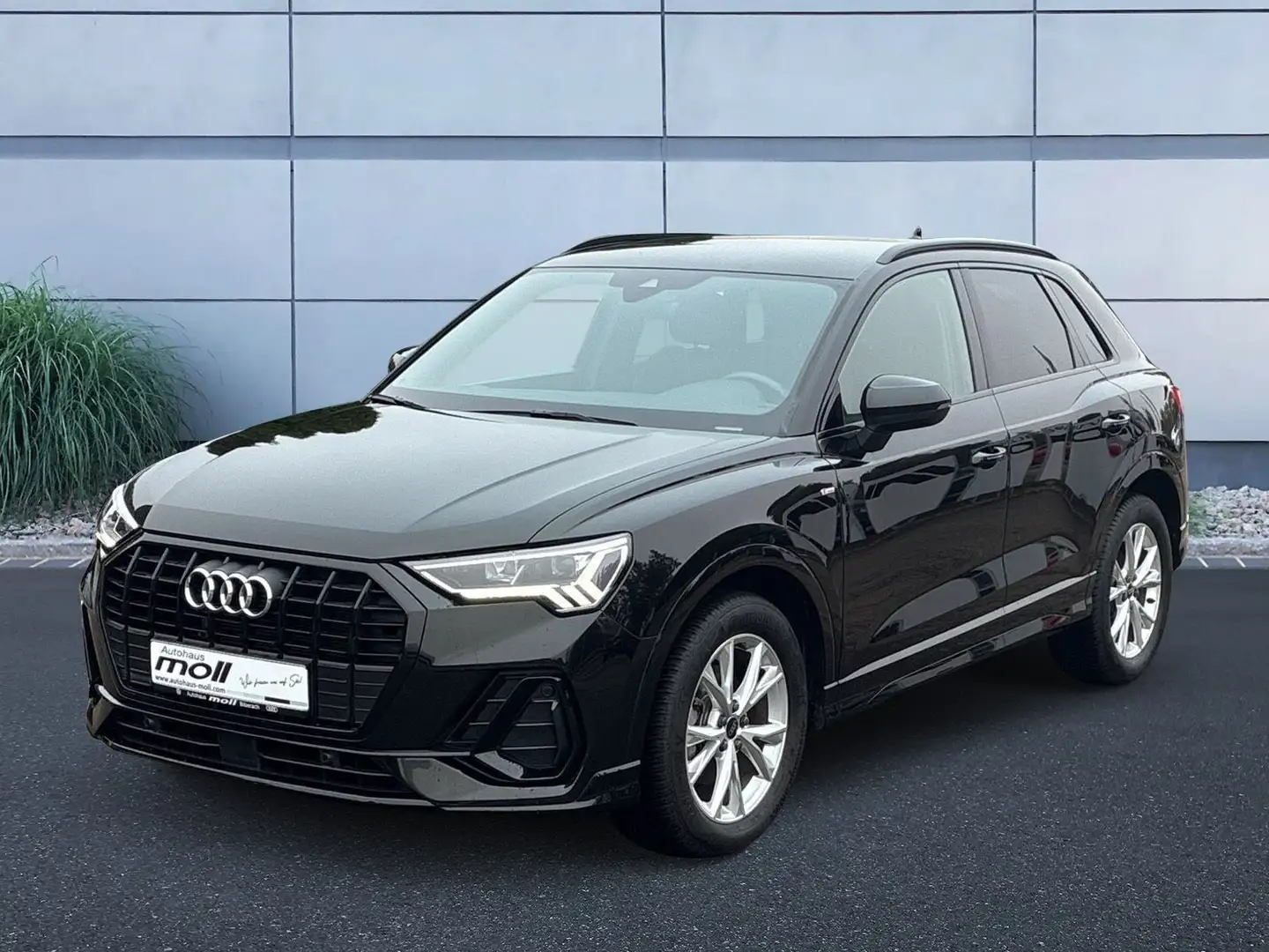 Audi Q3 S line 35 TFSI 110(150) kW(PS) S tronic Schwarz - 1
