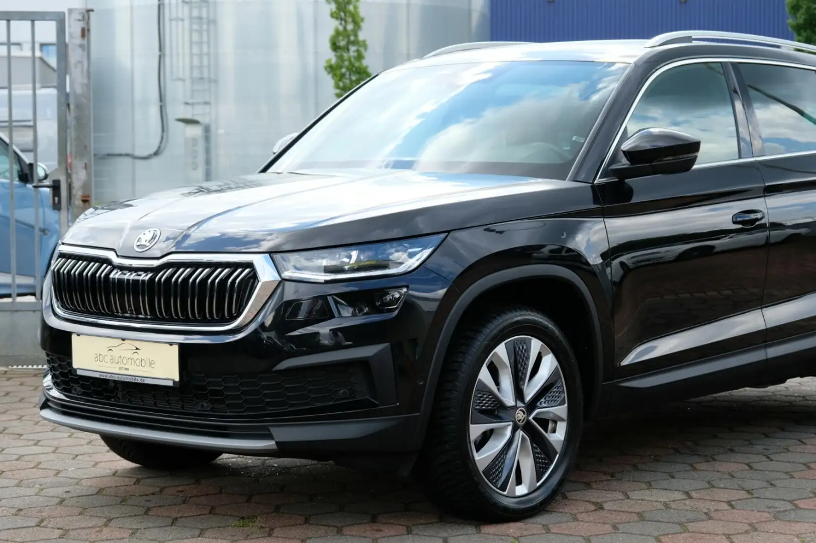 Skoda Kodiaq 2.0 TSi Style 4x4 Pano LED AHK ACC Noir - 2